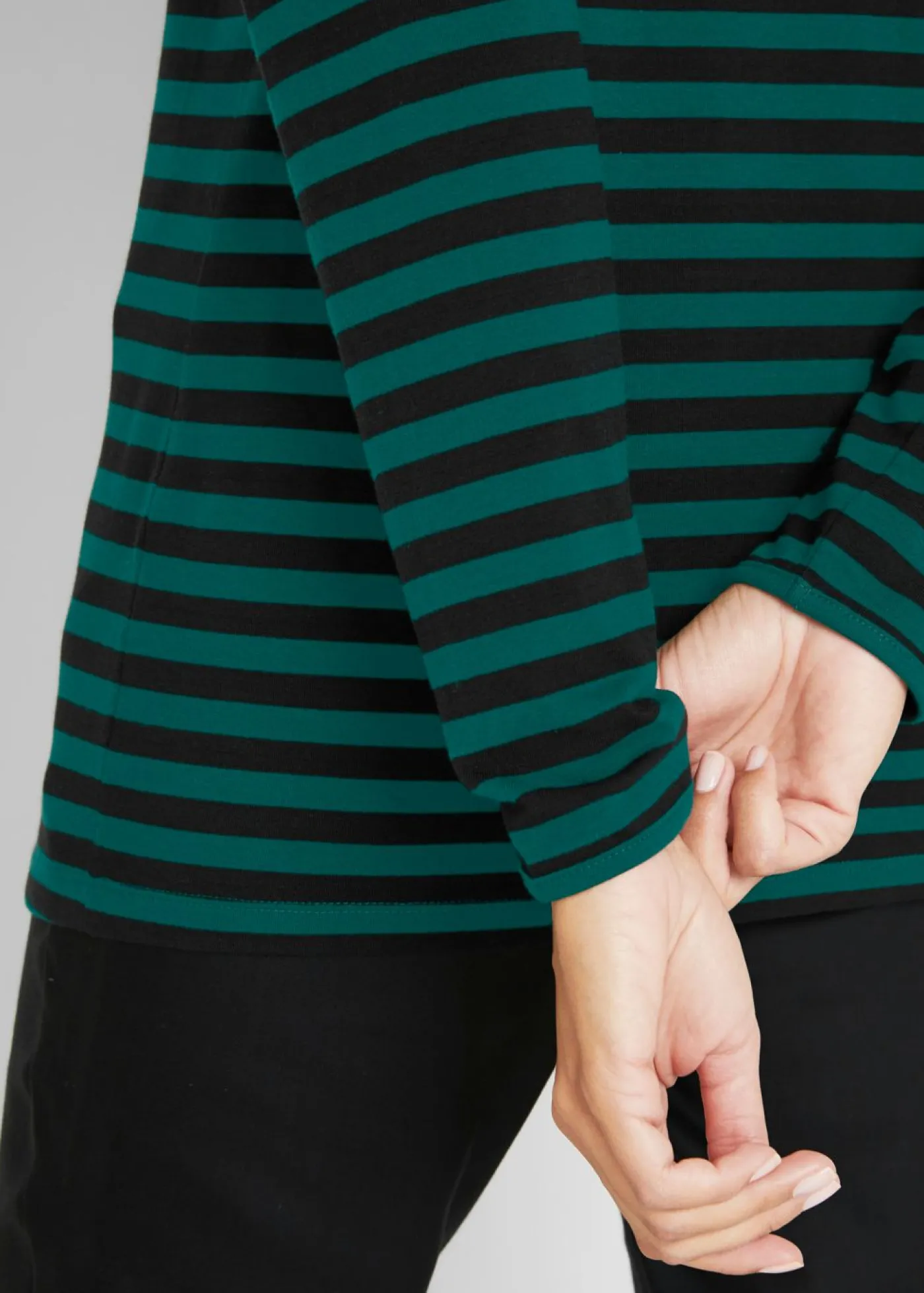bonprix bonprix Camiseta de algodón orgánico puro con manga larga negro / verde intenso con rayas