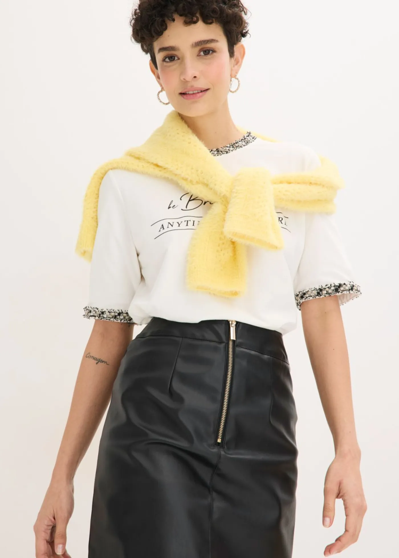bonprix bonprix Camiseta de algodón orgánico con cinta decorativa Blanco lana Clearance