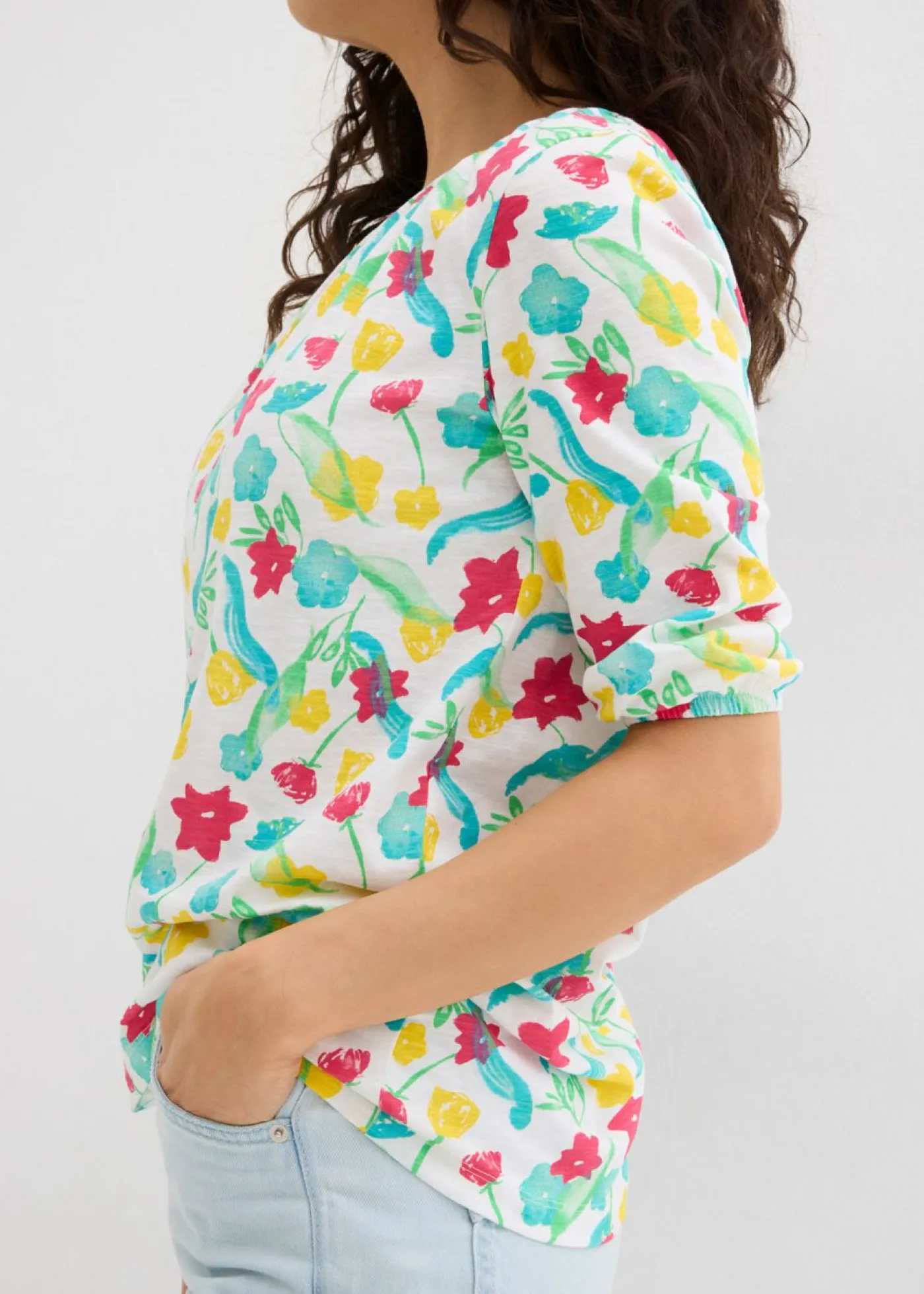 bonprix bonprix Camiseta de algodón orgánico blanco con flores Discount