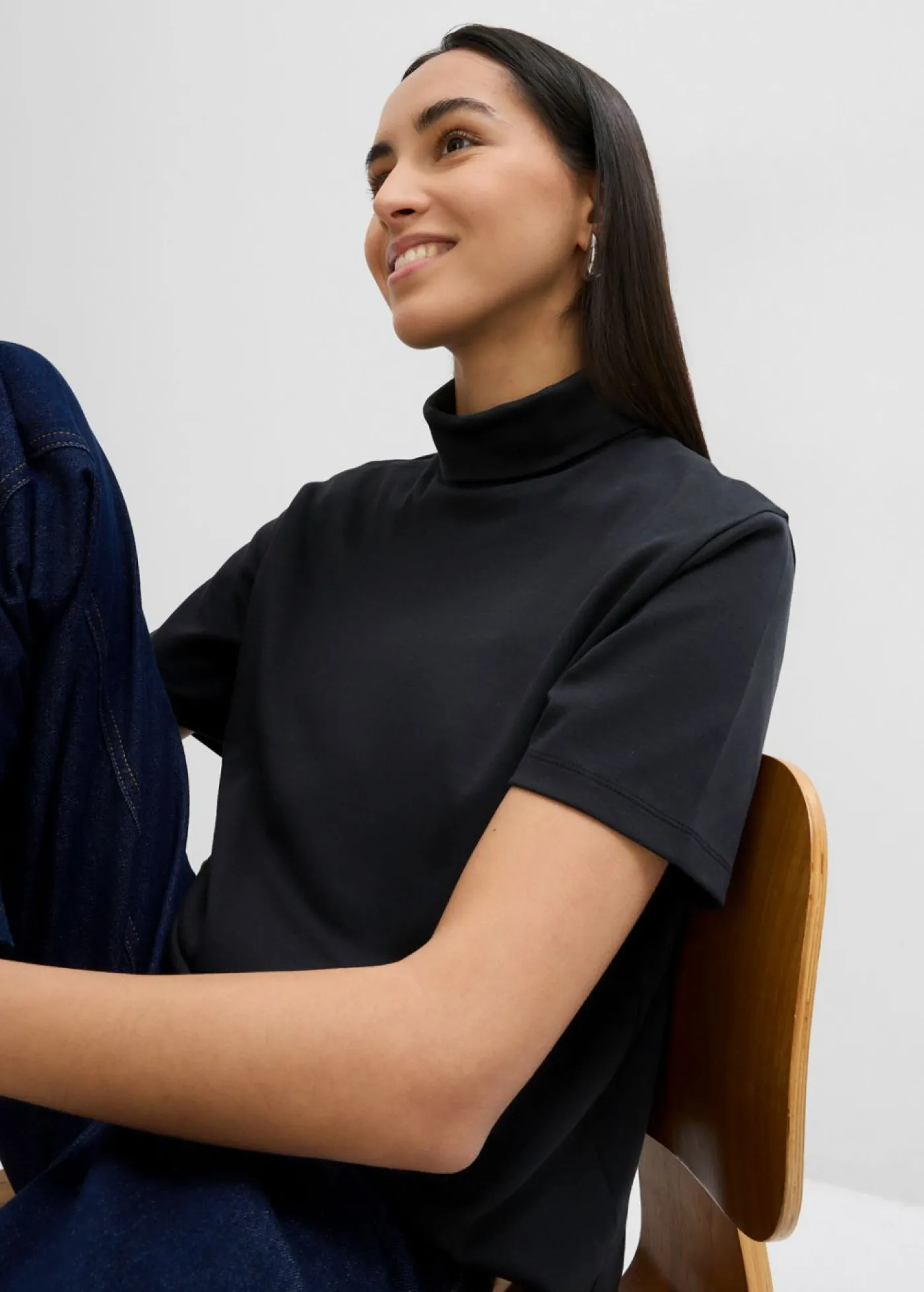 bonprix bonprix Camiseta de algodón orgánico puro con cuello alto Negro Best