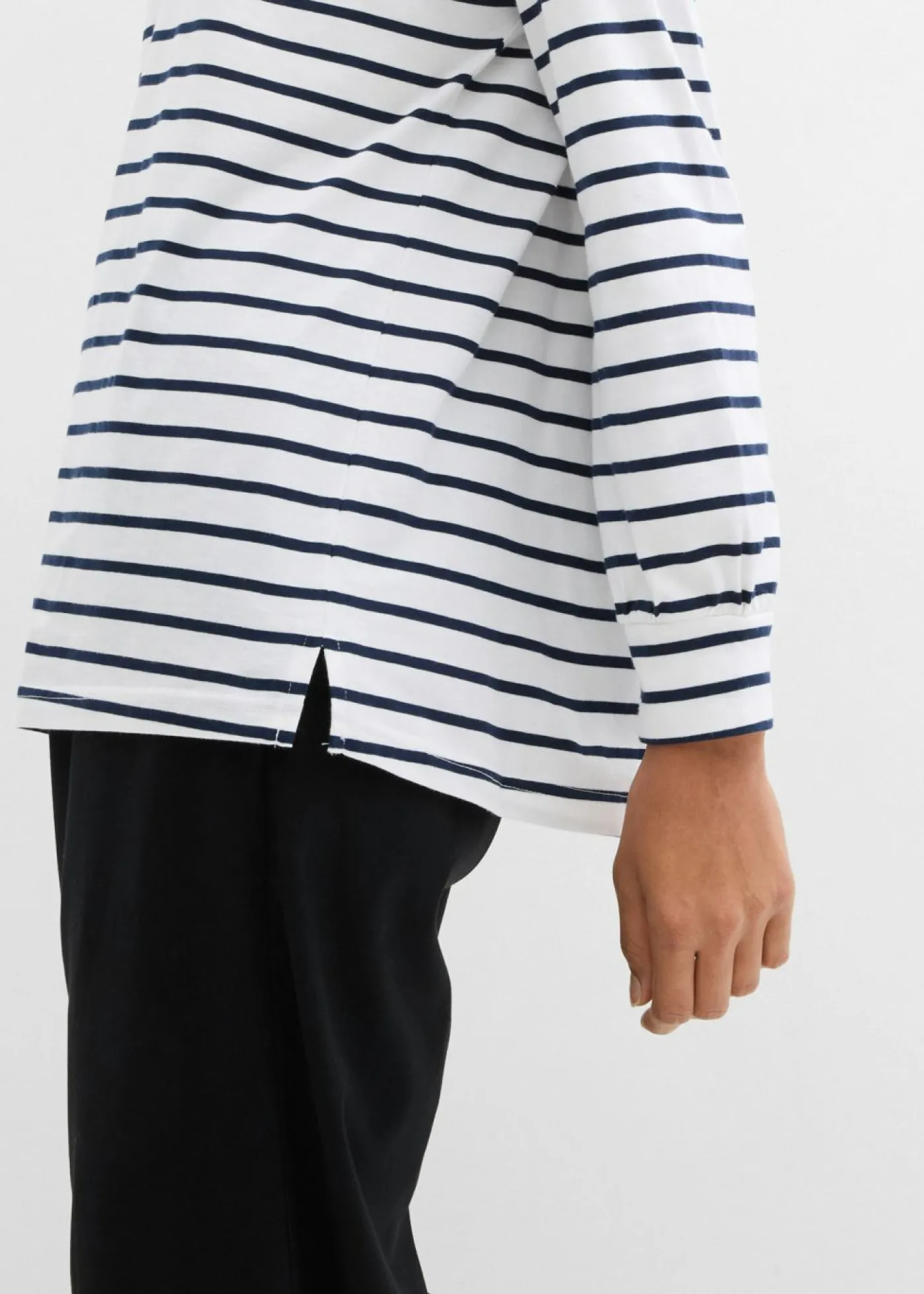 bonprix bonprix Camiseta de algodón orgánico puro con manga larga Blanco-azul marino con rayas Sale