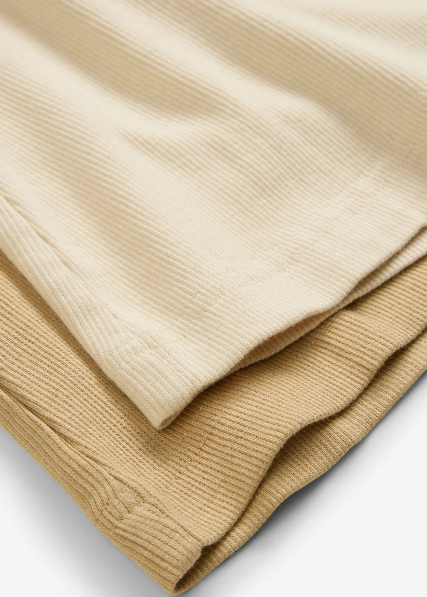 bonprix bonprix Camiseta de canalé con algodón orgánico (2 unidades) beige nuevo-arena claro Online
