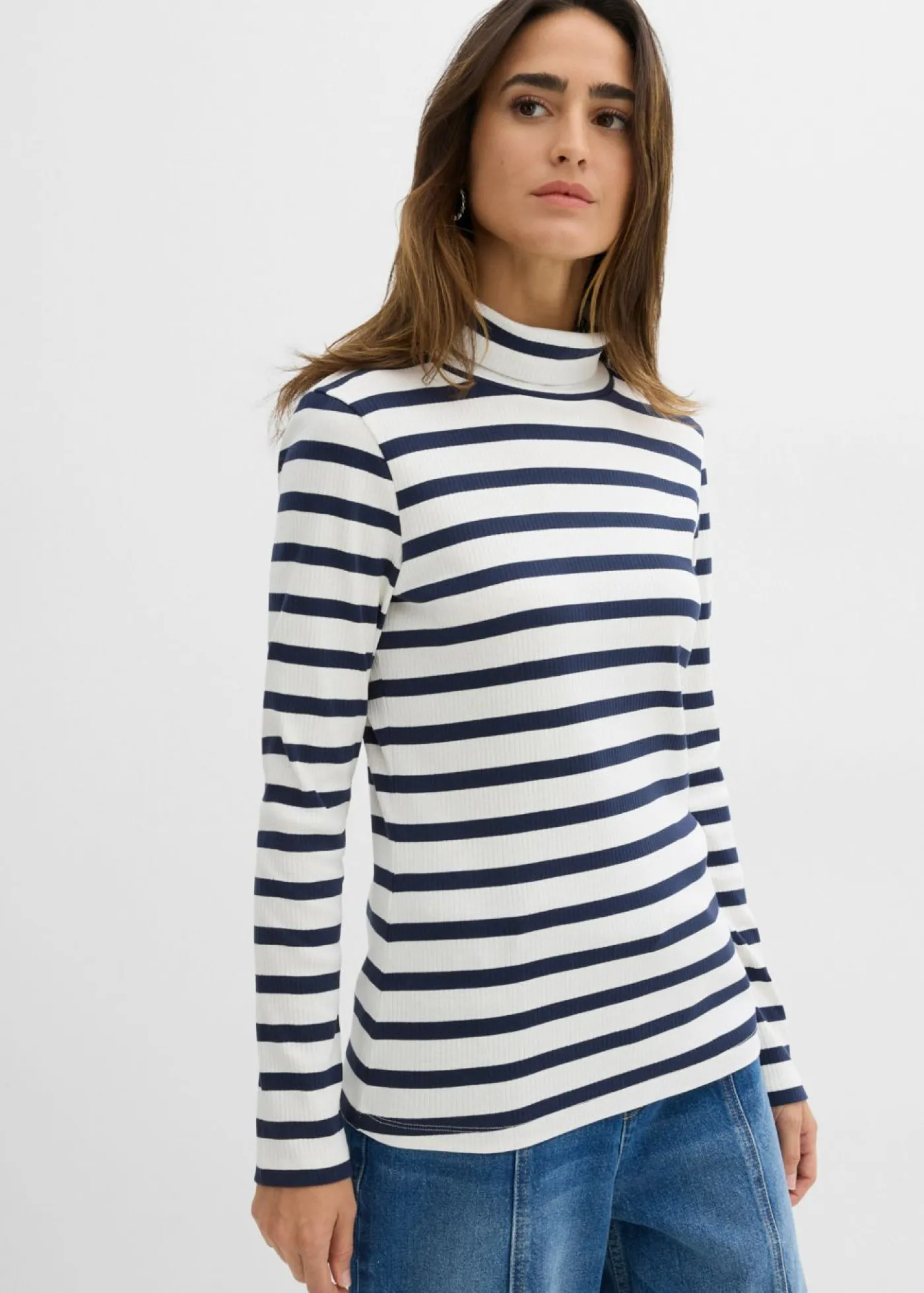 bonprix bonprix Camiseta de cuello vuelto de algodón orgánico puro Blanco lana-azul marino con rayas