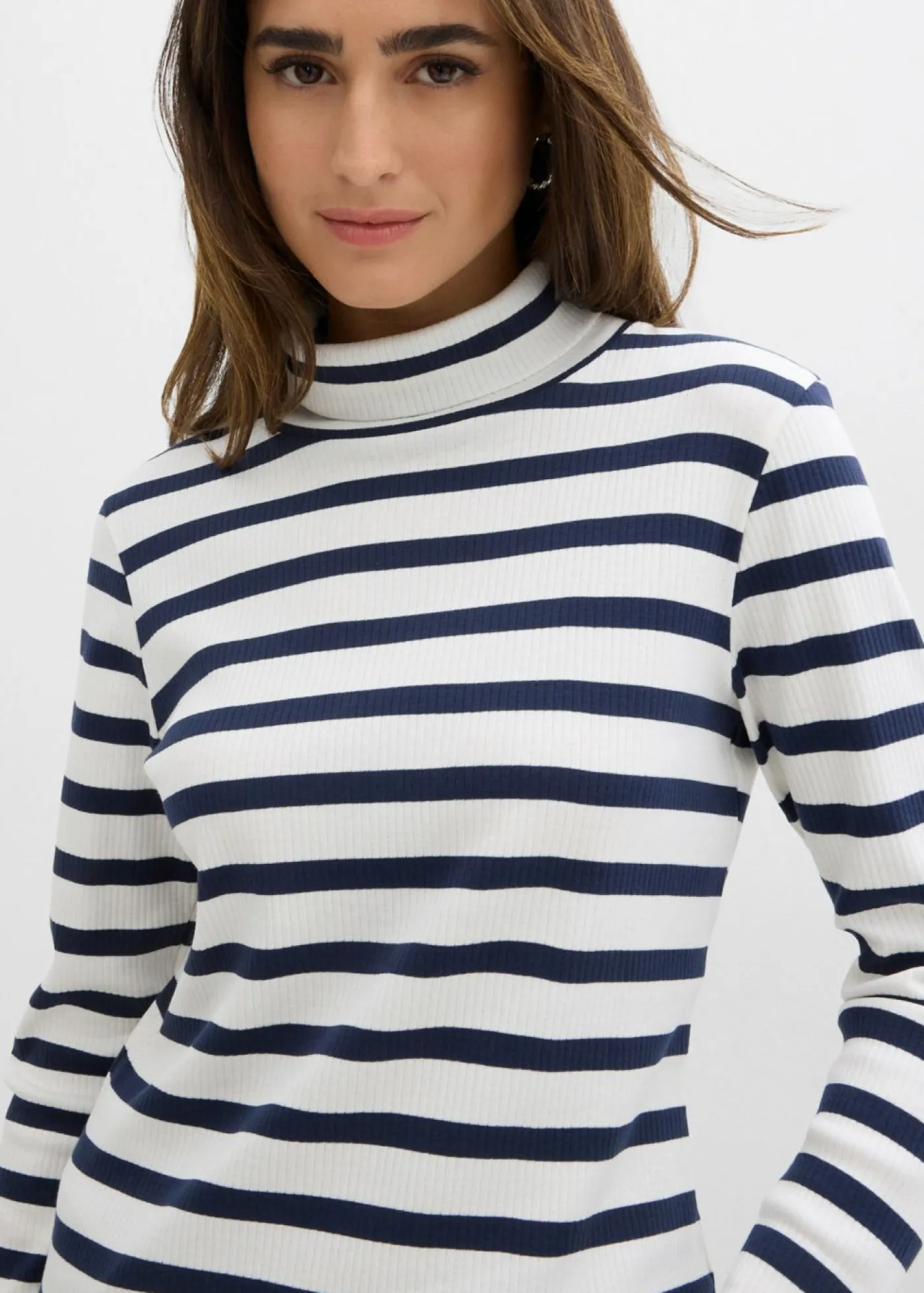 bonprix bonprix Camiseta de cuello vuelto de algodón orgánico puro Blanco lana-azul marino con rayas