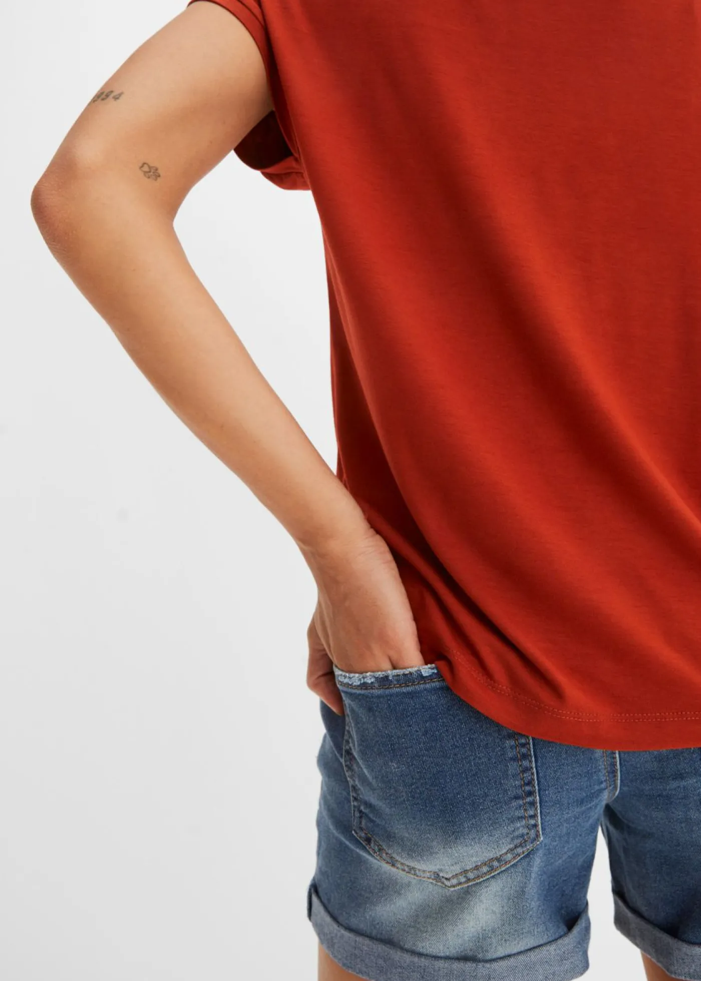 bonprix bonprix Camiseta de encaje de viscosa suave rojo carmín Outlet