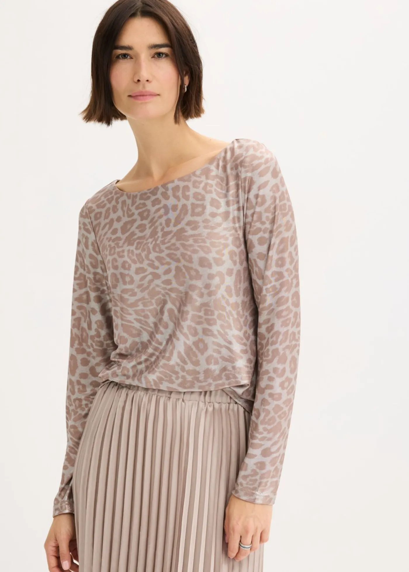 bonprix bonprix Camiseta de leopardo con estampado brillante lila plateado-plata metalizado Online