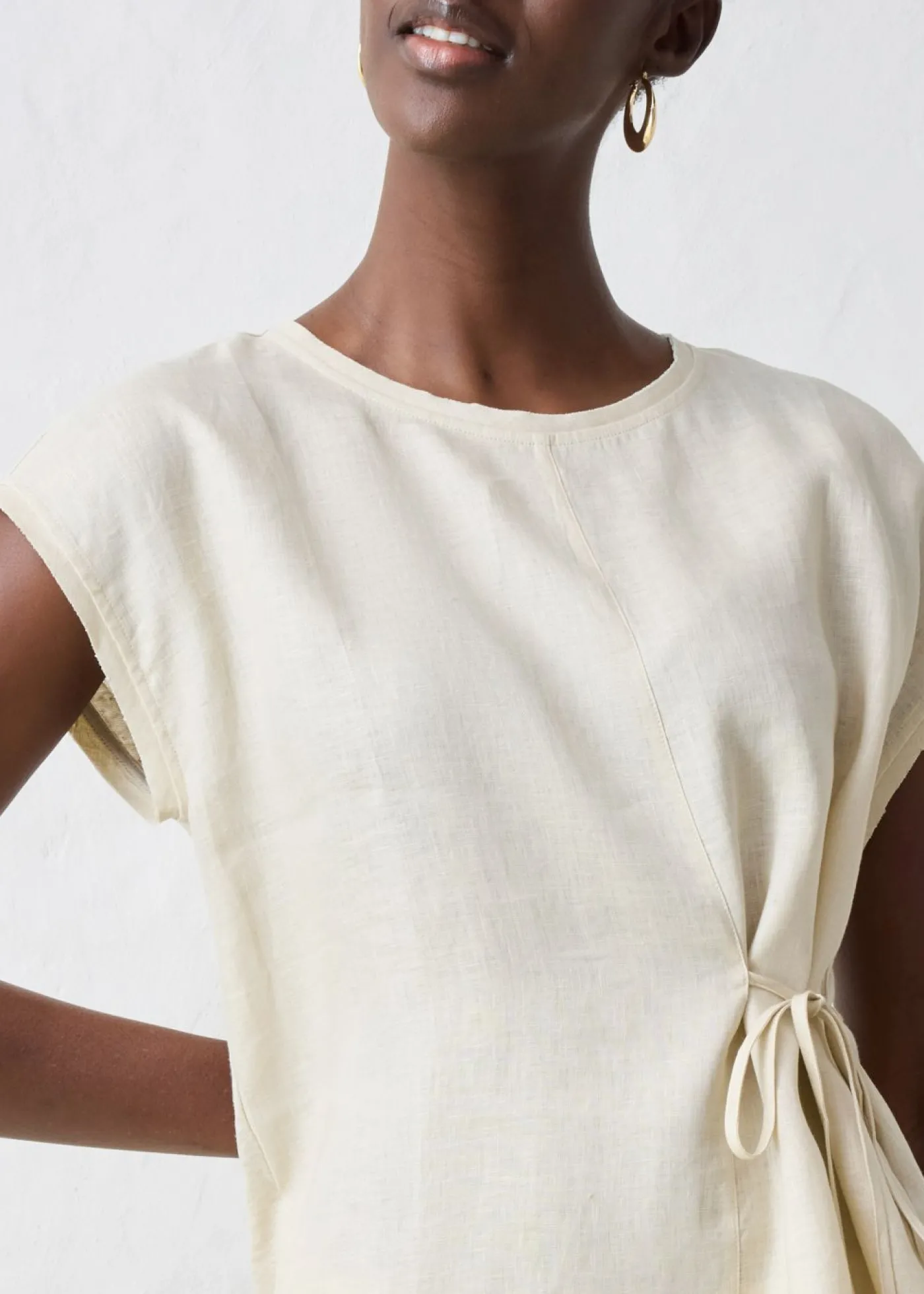 bonprix bonprix Camiseta de lino puro con ribete tejido Arena claro Outlet