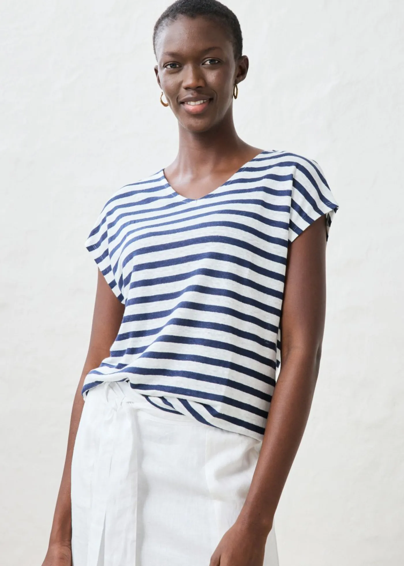 bonprix bonprix Camiseta de lino puro con mangas tipo murciélago azul marino-blanco con rayas Hot