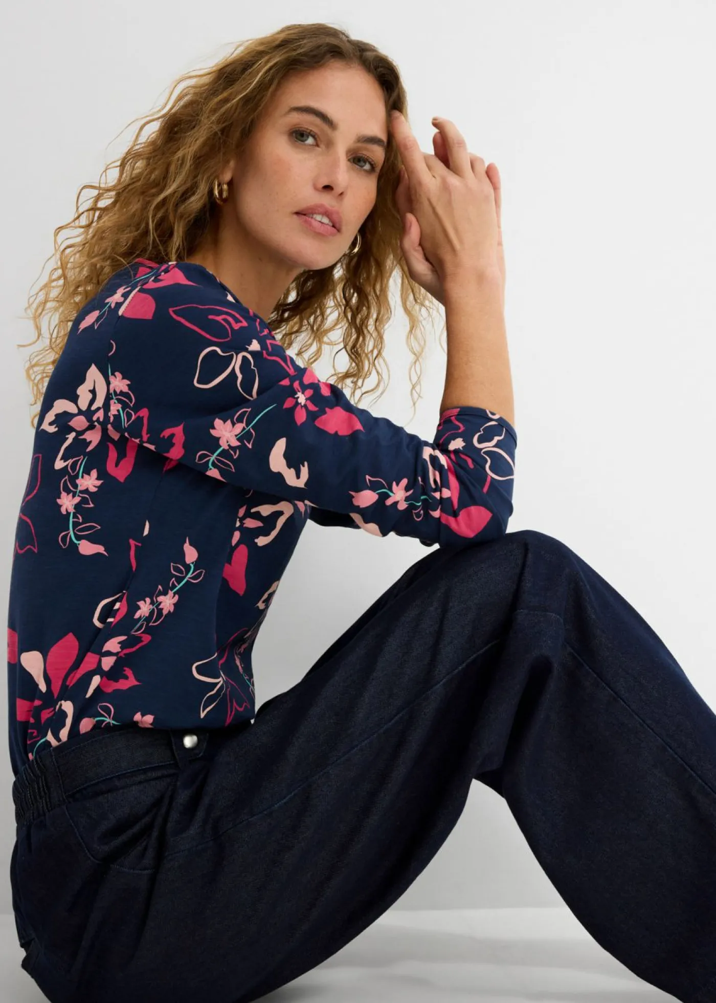 bonprix bonprix Camiseta de manga larga con estampado floral azul marino con flores Best