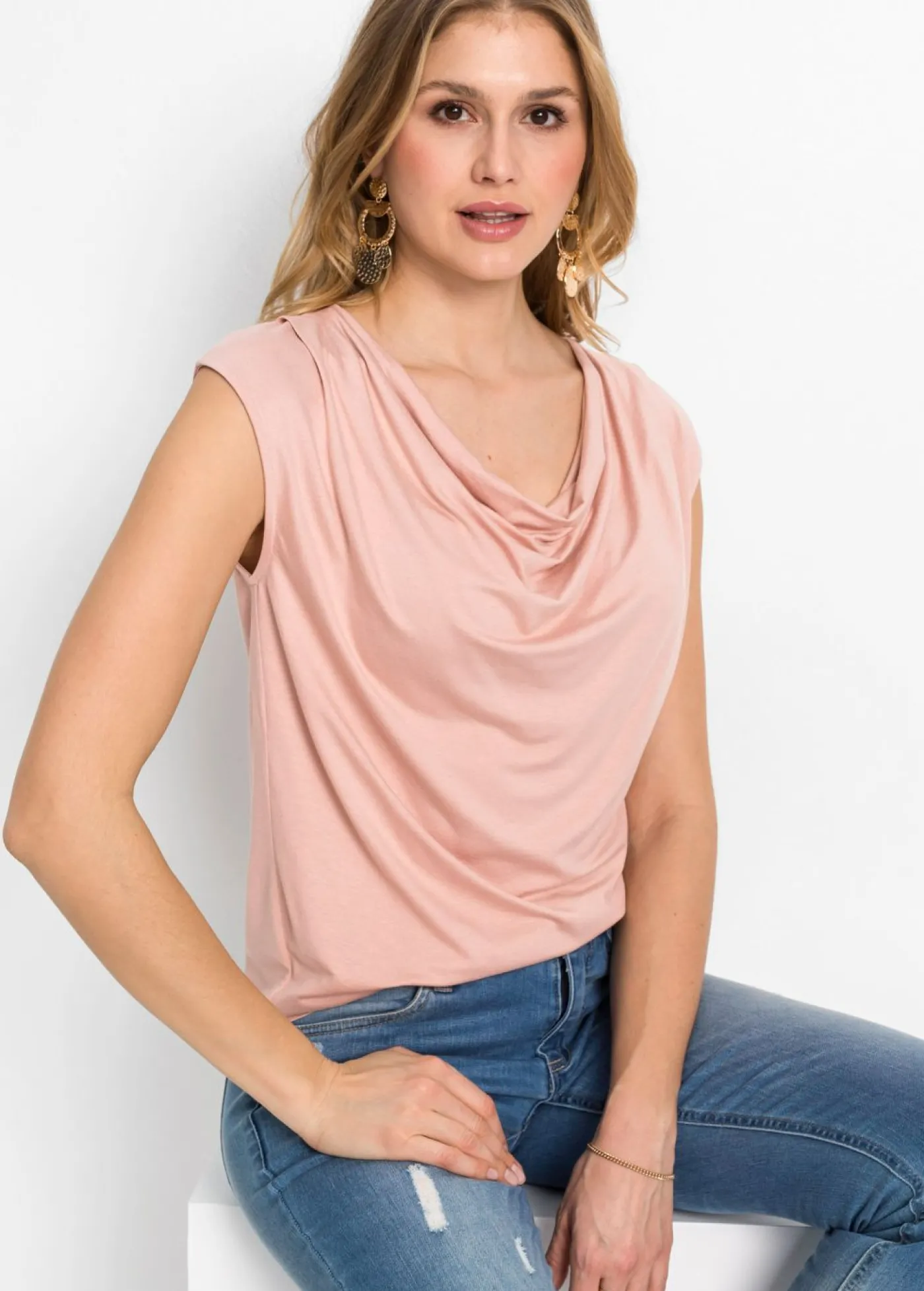bonprix bonprix Camiseta de mezcla de viscosa con escote en cascada Rosa vintage Outlet