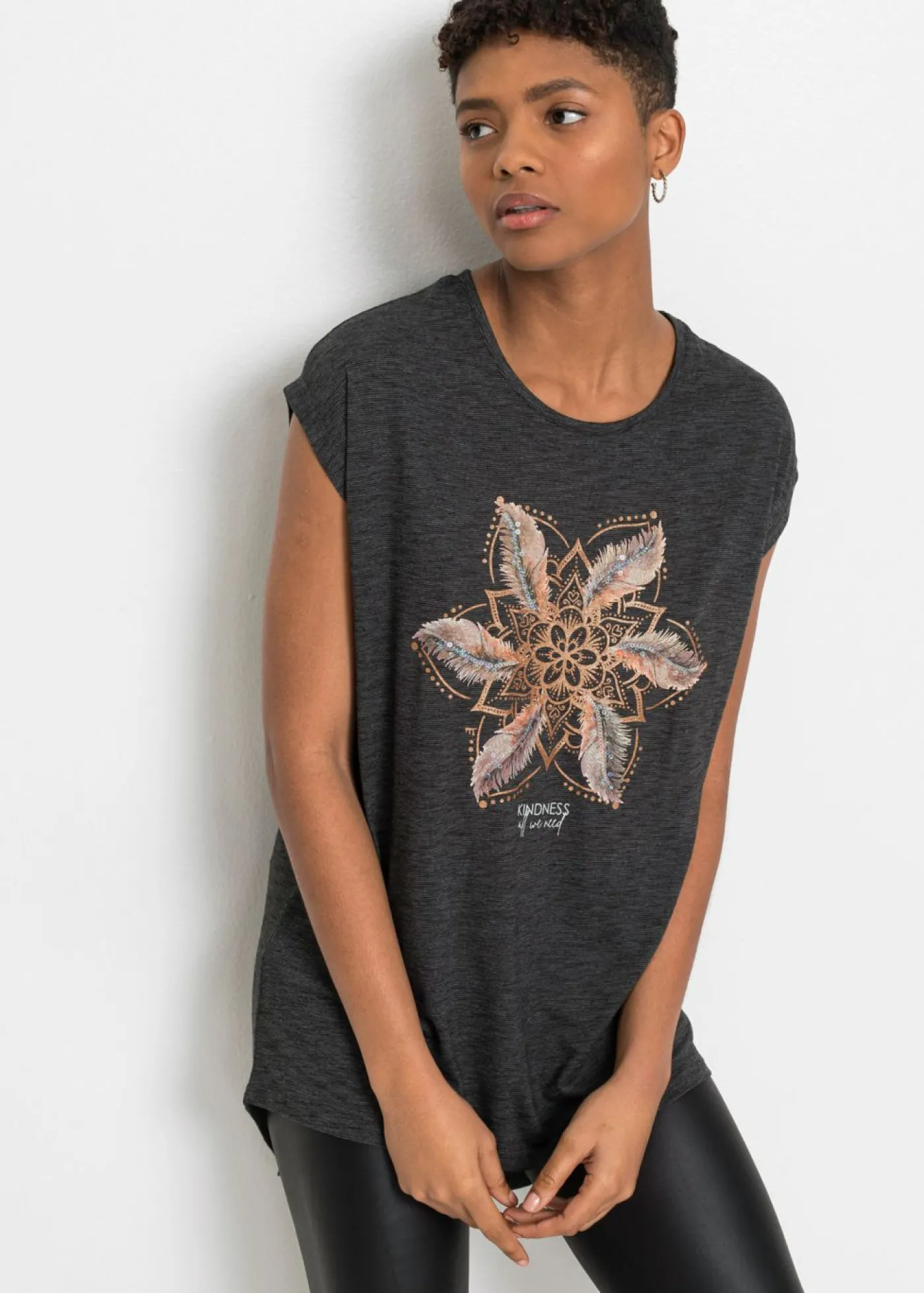 bonprix bonprix Camiseta de suave mezcla de viscosa Negro estampado Best