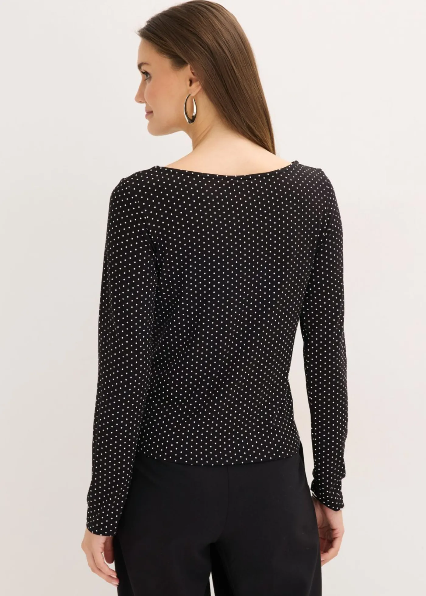 bonprix bonprix Camiseta de suave mezcla de viscosa negro-blanco lana topos Online