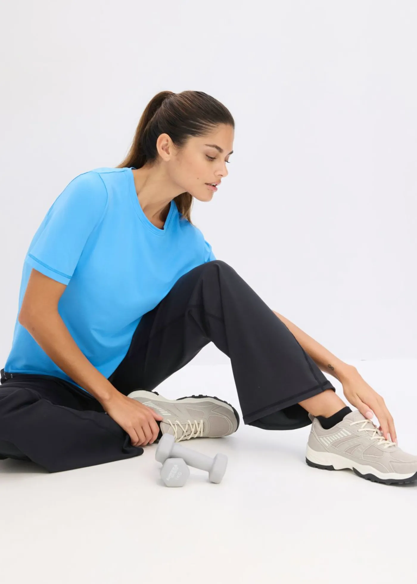 bonprix bonprix Camiseta deportiva con aspecto estructurado azul brillante-negro Outlet