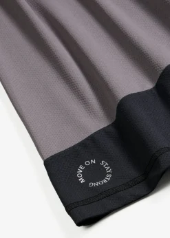 bonprix bonprix Camiseta deportiva con aspecto estructurado granito-negro Online