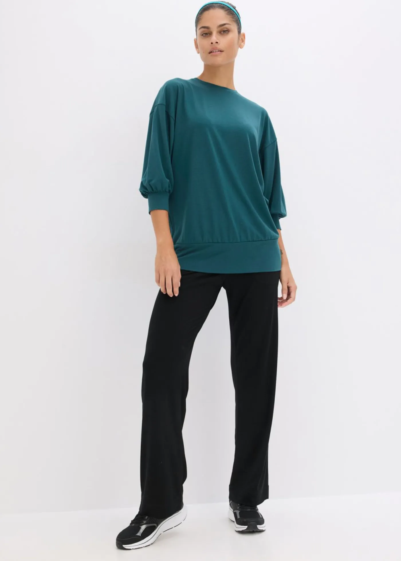 bonprix bonprix Camiseta deportiva con corte holgado, mangas ¾ y material de secado rápido Verde petróleo Best