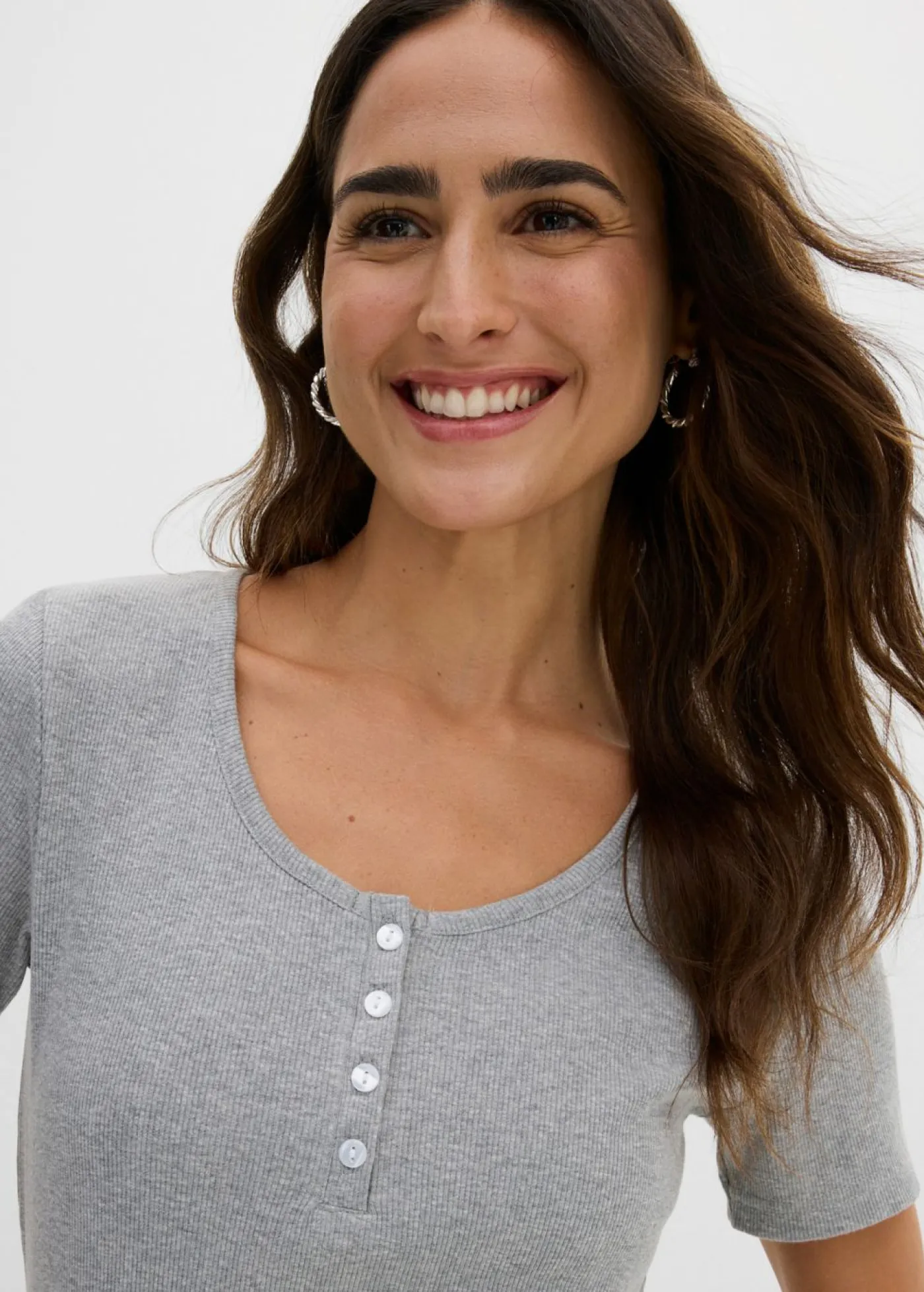 bonprix bonprix Camiseta henley con algodón orgánico puro Gris claro jaspeado Discount
