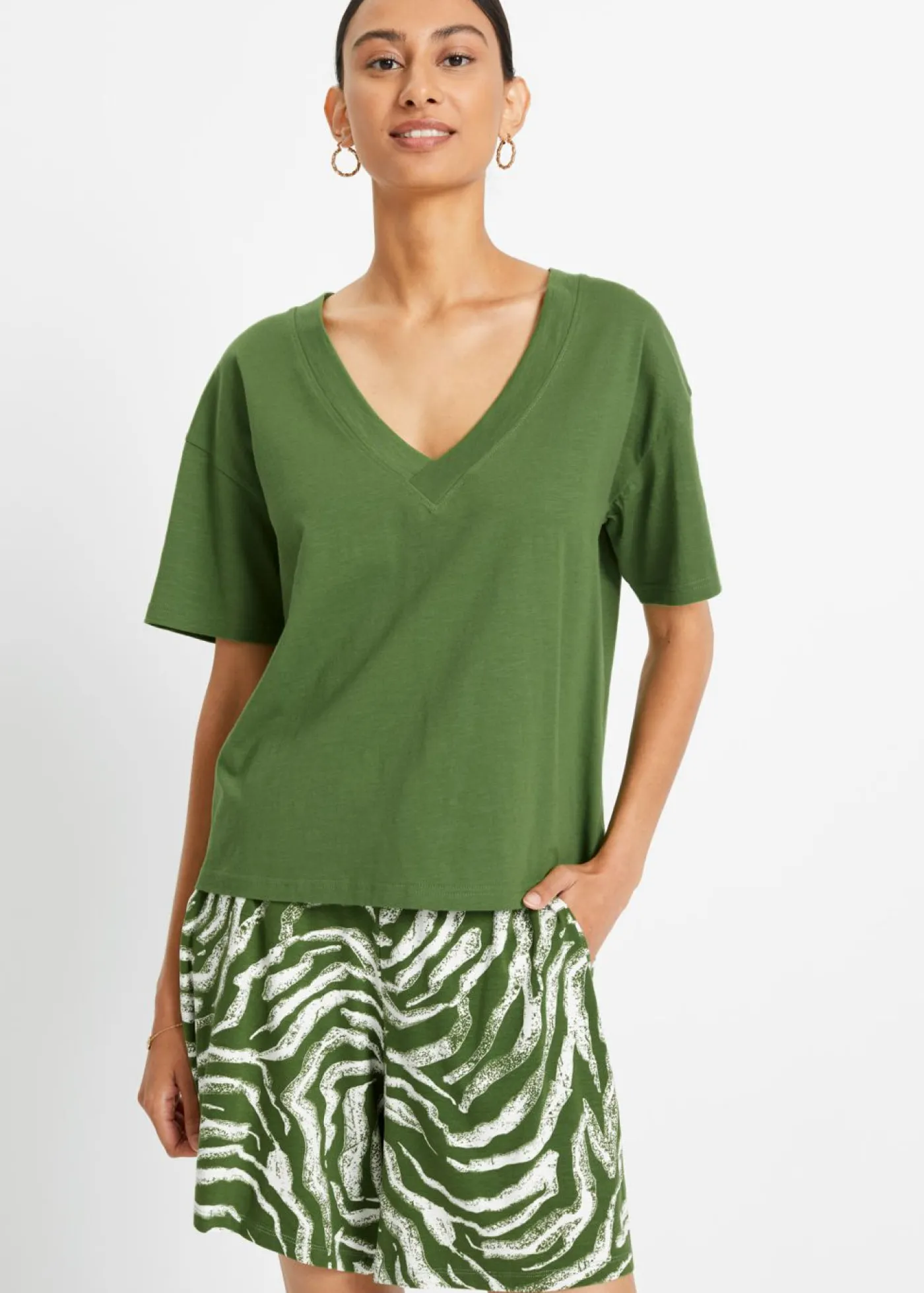 bonprix bonprix Camiseta holgada de algodón orgánico puro verde cactus Discount