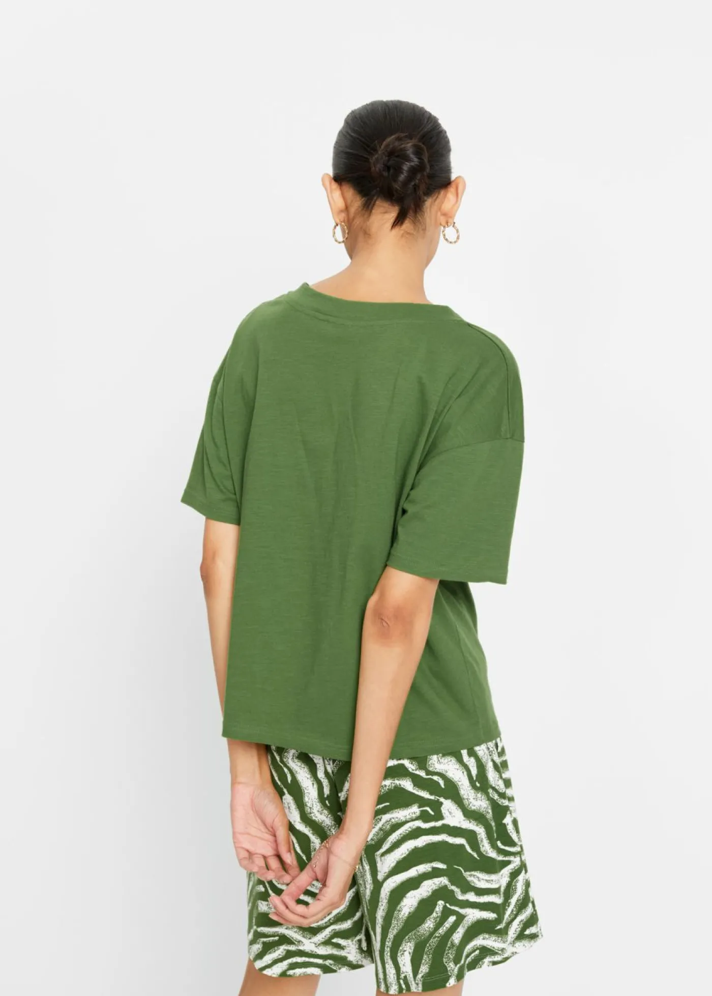 bonprix bonprix Camiseta holgada de algodón orgánico puro verde cactus Discount