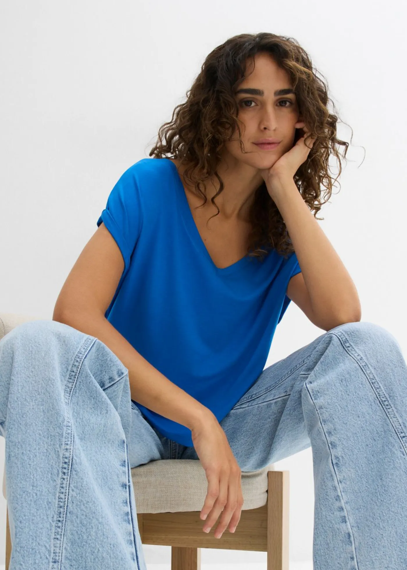 bonprix bonprix Camiseta holgada de mezcla de viscosa fluida Azur Best
