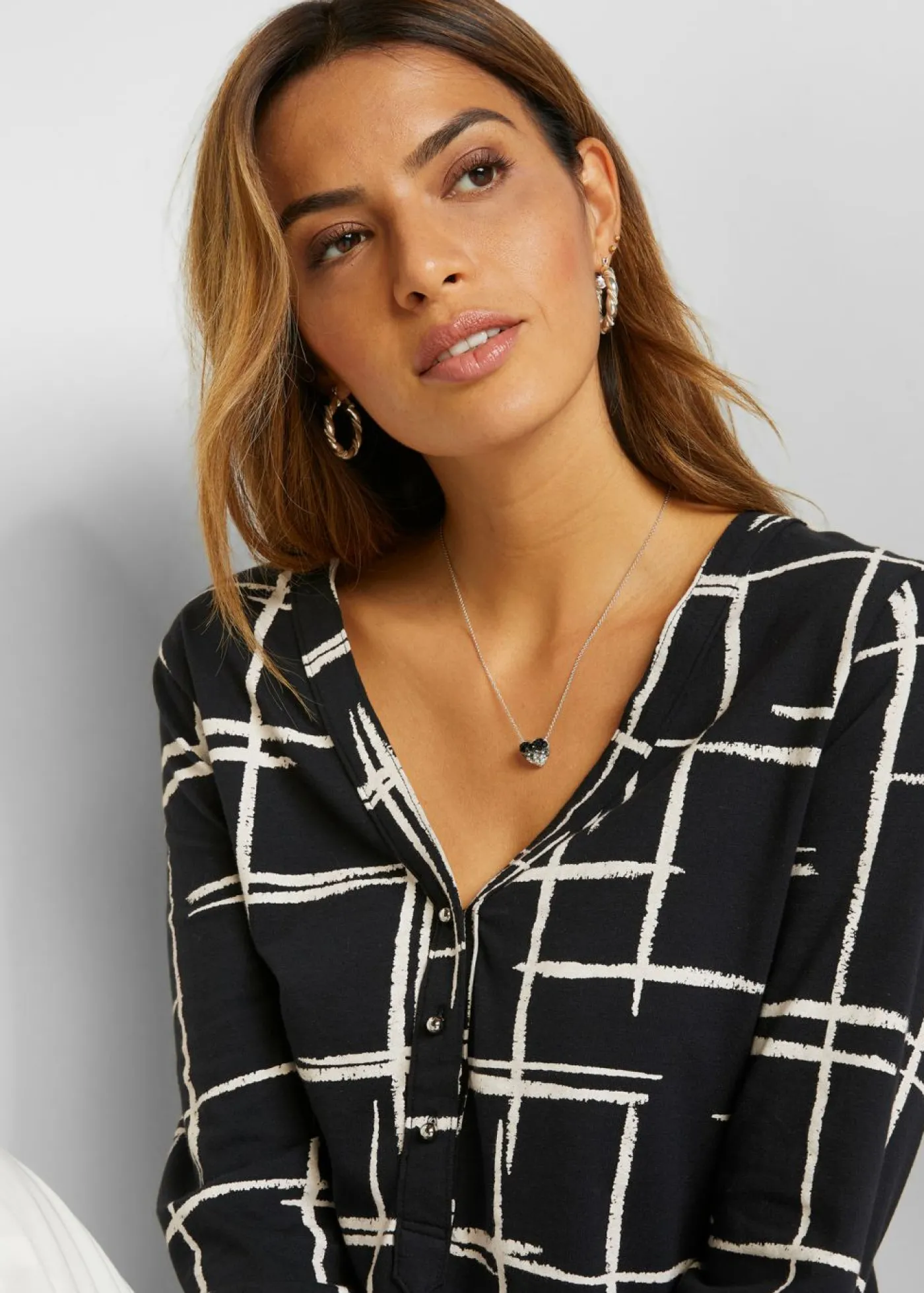 bonprix bonprix Camiseta larga Negro-blanco Online