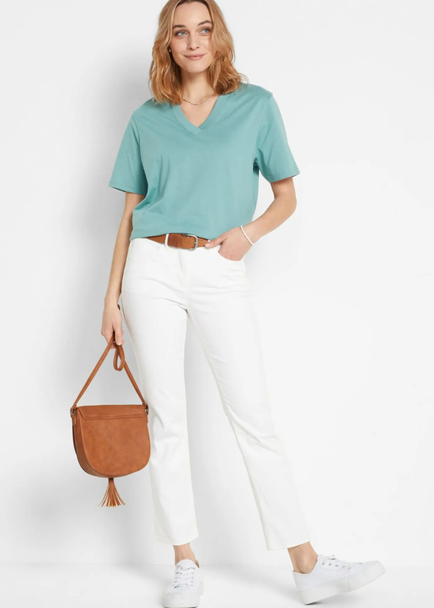 bonprix bonprix Camiseta larga ancha con cuello en V, manga corta (5 unidades) lavanda + salvia fumé+ rosa pálido + negro + blanco New