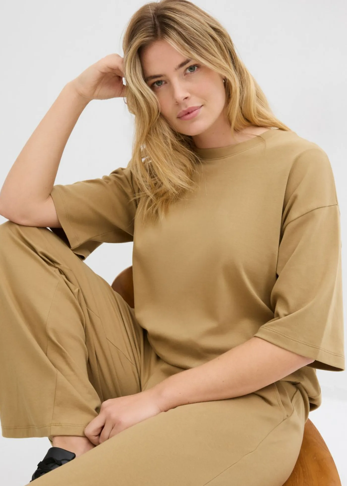 bonprix bonprix Camiseta larga de interlock oliva pálido Clearance