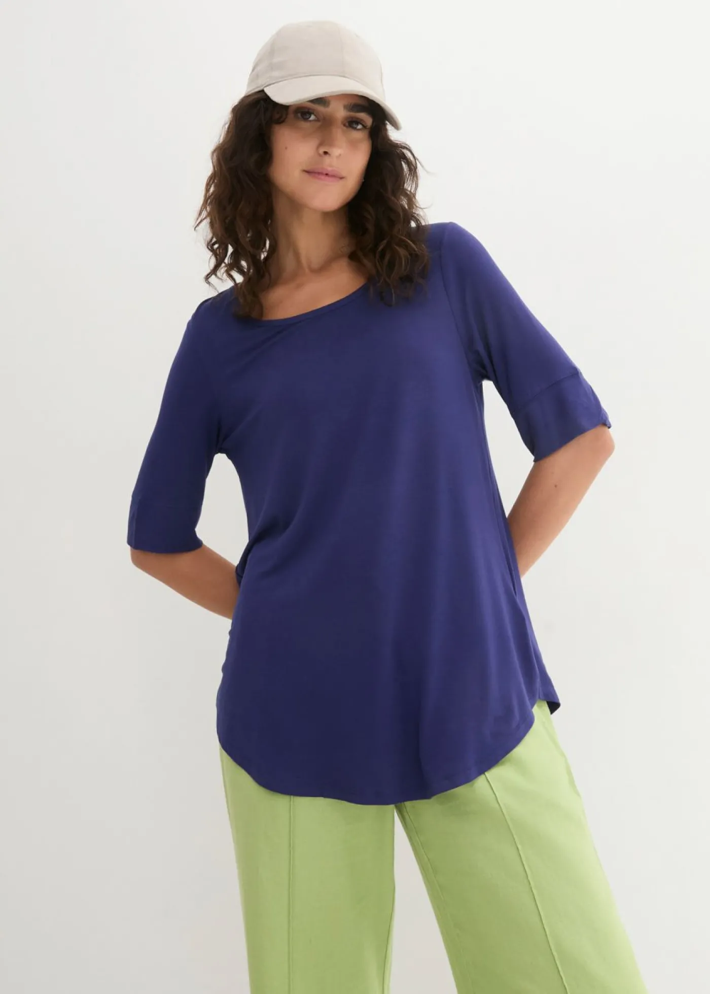 bonprix bonprix Camiseta larga de viscosa suave azul medianoche. Best