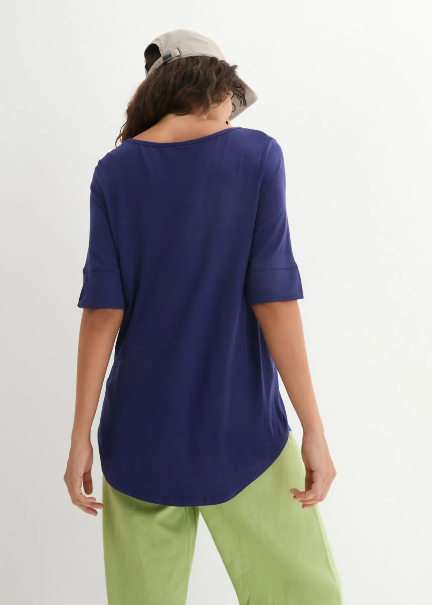 bonprix bonprix Camiseta larga de viscosa suave azul medianoche. Best