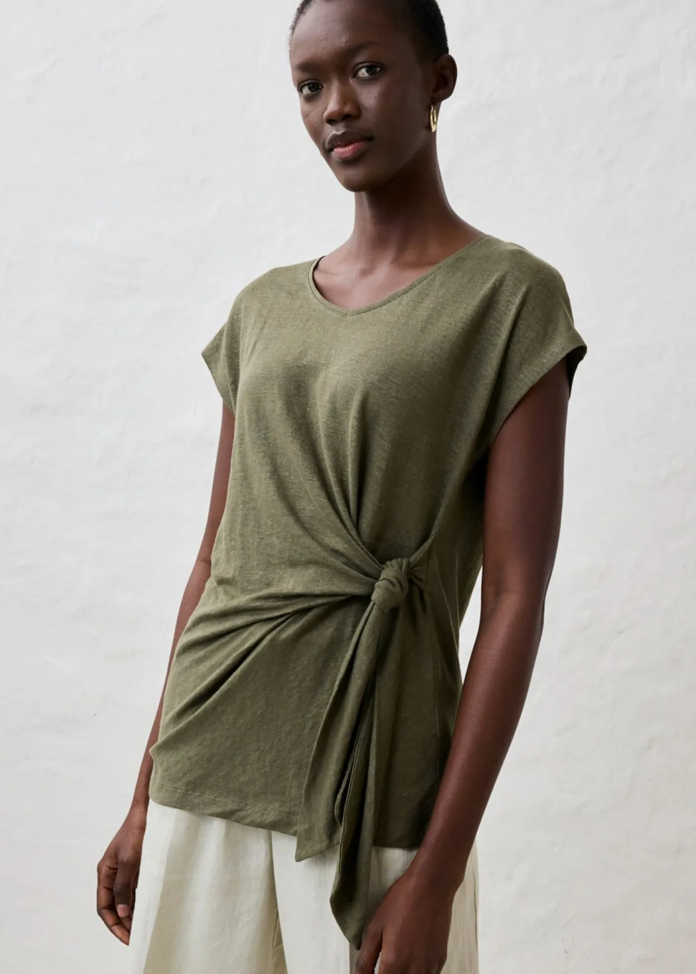 bonprix bonprix Camiseta sin mangas de lino puro Verde oliva oscuro Sale