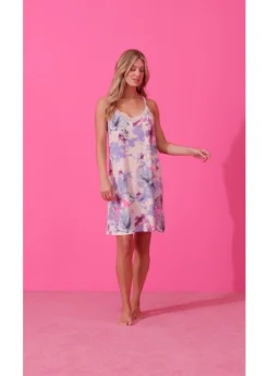 bonprix bonprix Camisón corto de suave mezcla de viscosa rosa claro con flores Online
