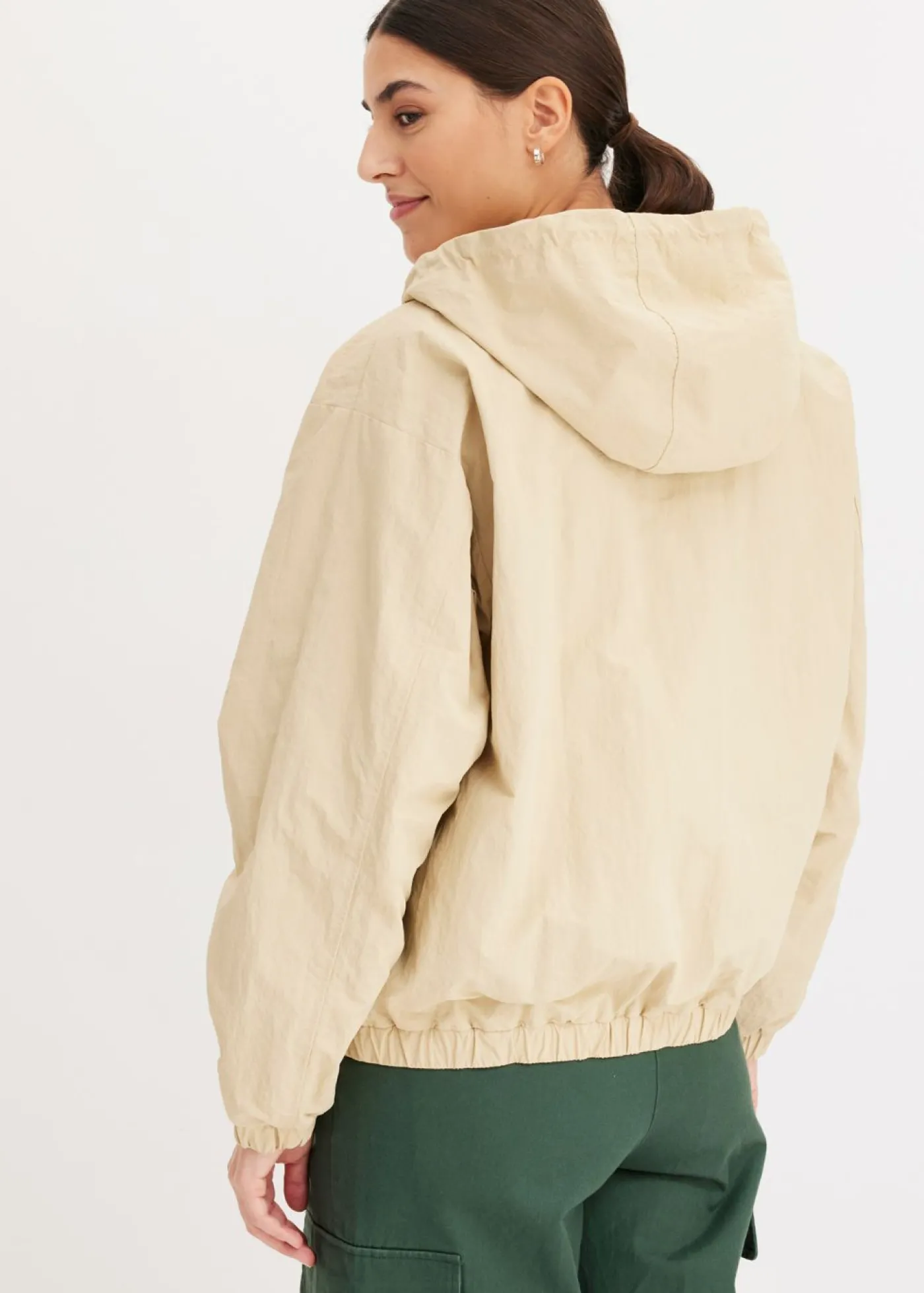 bonprix bonprix Cazadora holgada Beige verdoso Discount