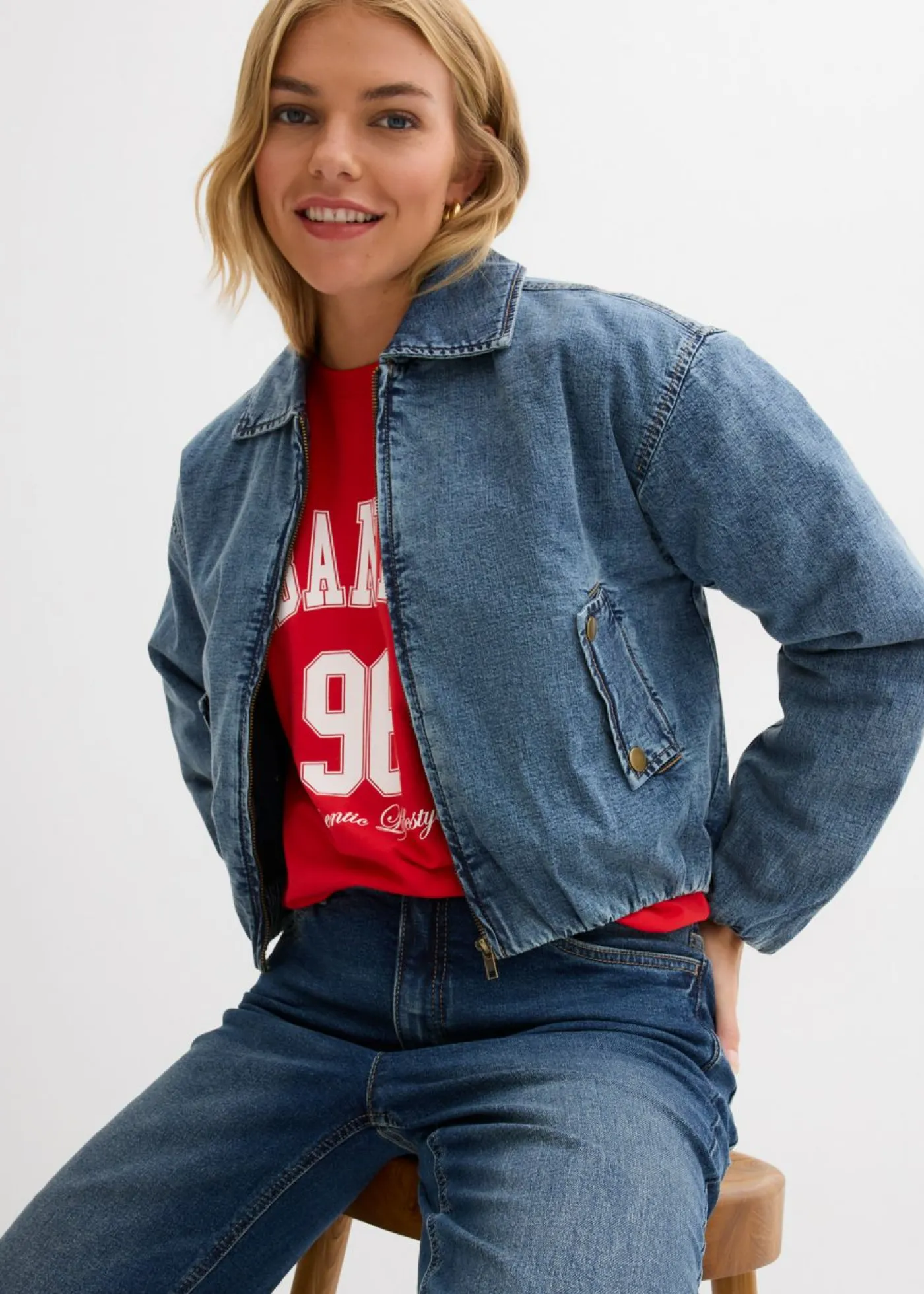 bonprix bonprix Cazadora vaquera con forro cálido, cropped Denim medio desgastado Hot