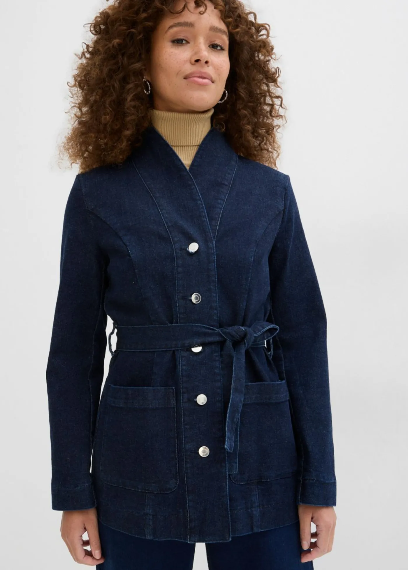 bonprix bonprix Cazadora vaquera de algodón con cinturón Azul oscuro denim Outlet