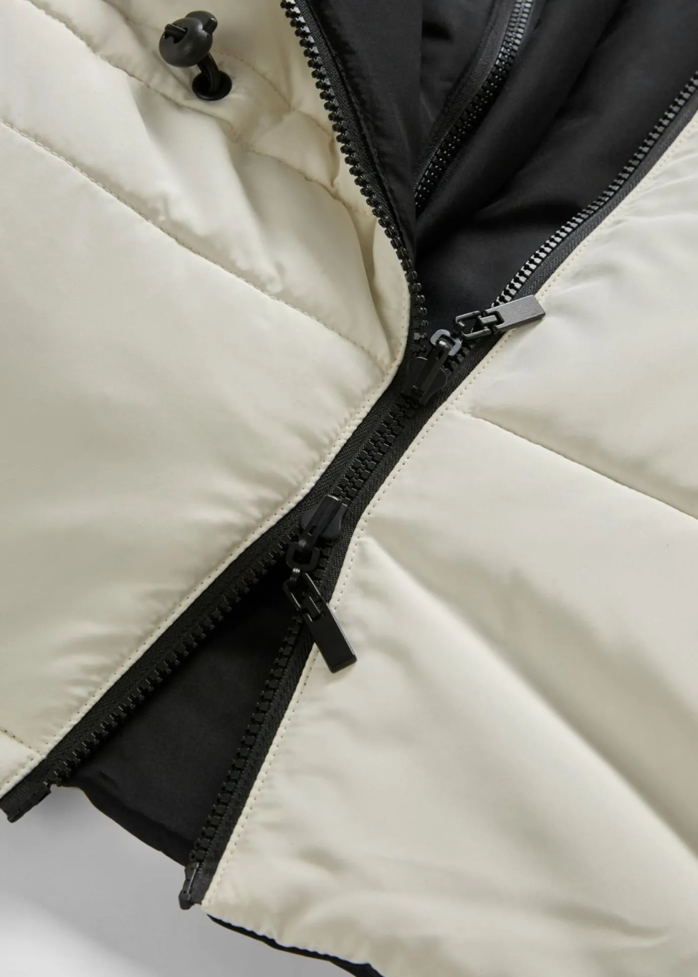 bonprix bonprix Chaleco premamá forrado 4 en 1 con función reversible e inserto de porteo Beige-negro
