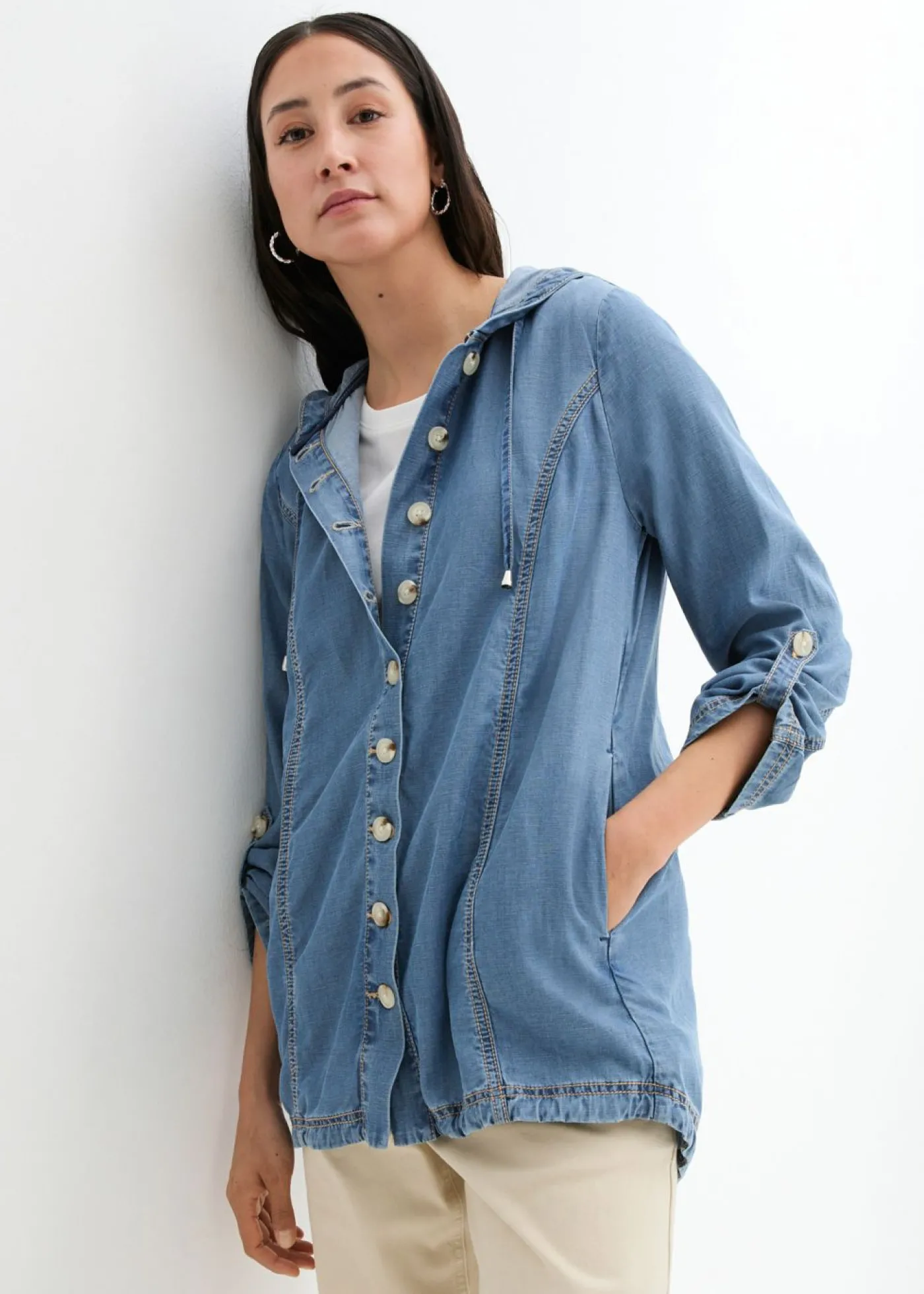 bonprix bonprix Chaqueta camisera con lino refrescante Denim medio Hot
