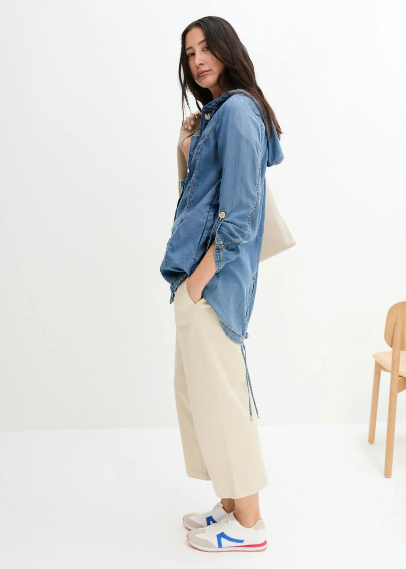 bonprix bonprix Chaqueta camisera con lino refrescante Denim medio Hot