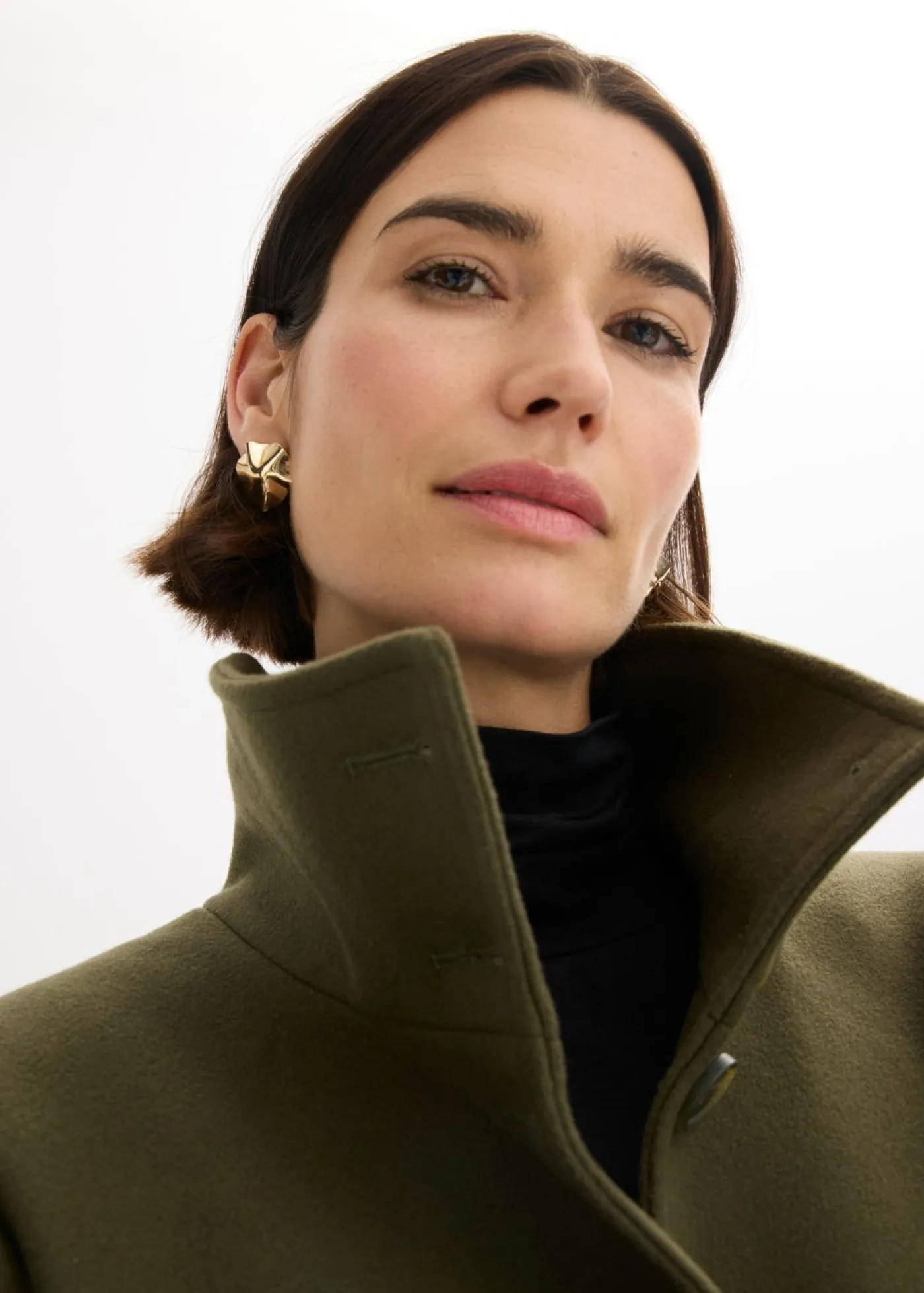 bonprix bonprix Chaqueta con aspecto de lana Verde oliva oscuro Hot