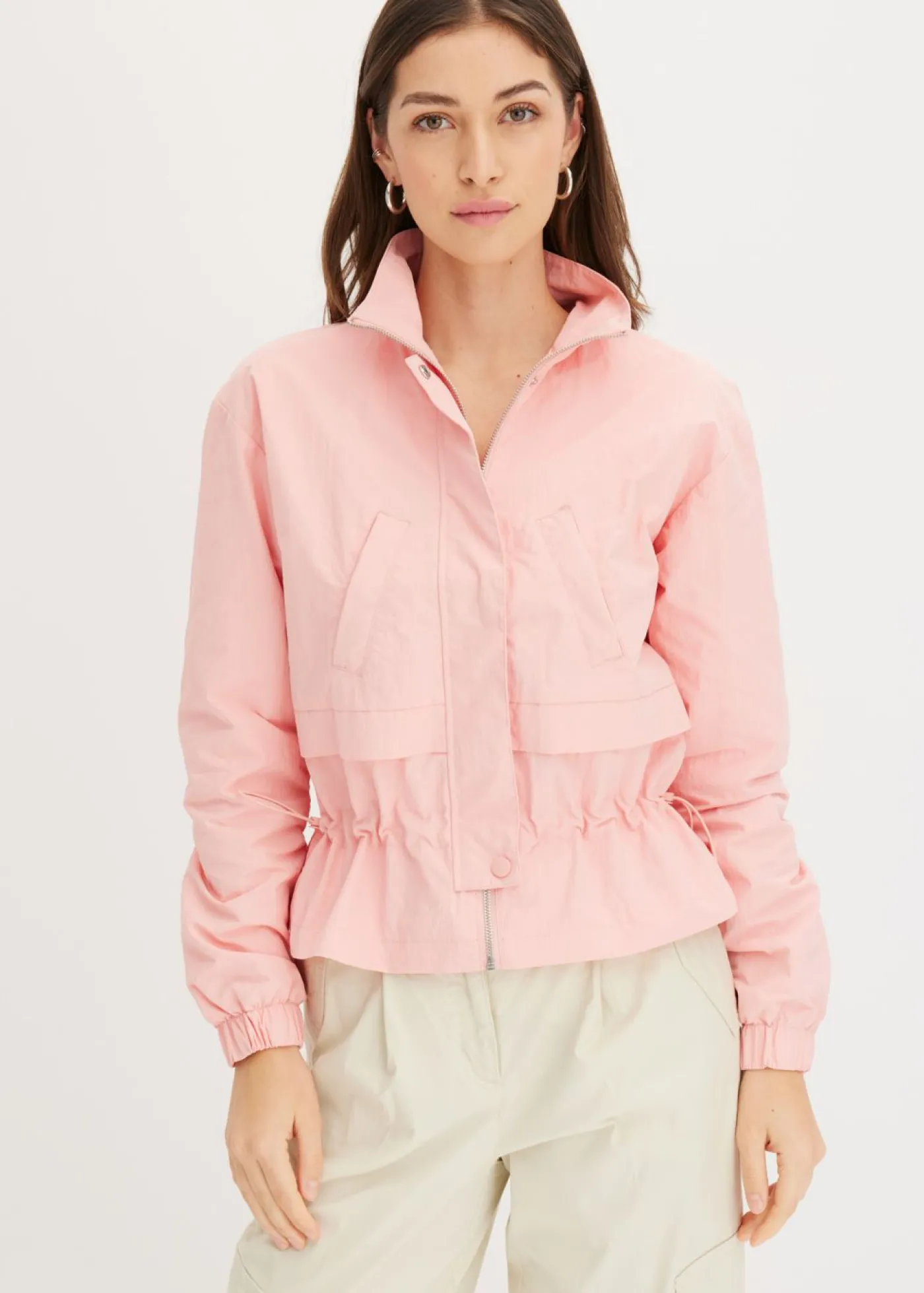bonprix bonprix Chaqueta corta con cordón ajustable en la cintura rosa pálido Online