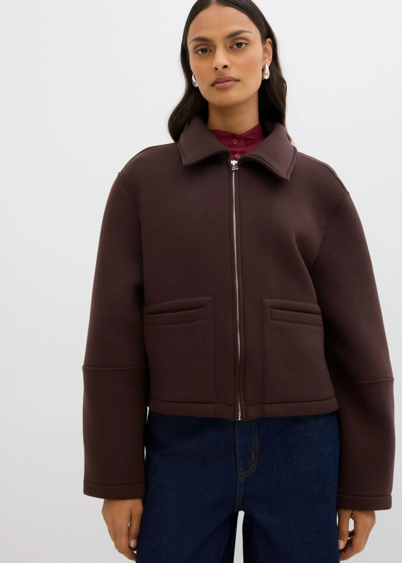 bonprix bonprix Chaqueta corta de neopreno Marrón oscuro Outlet