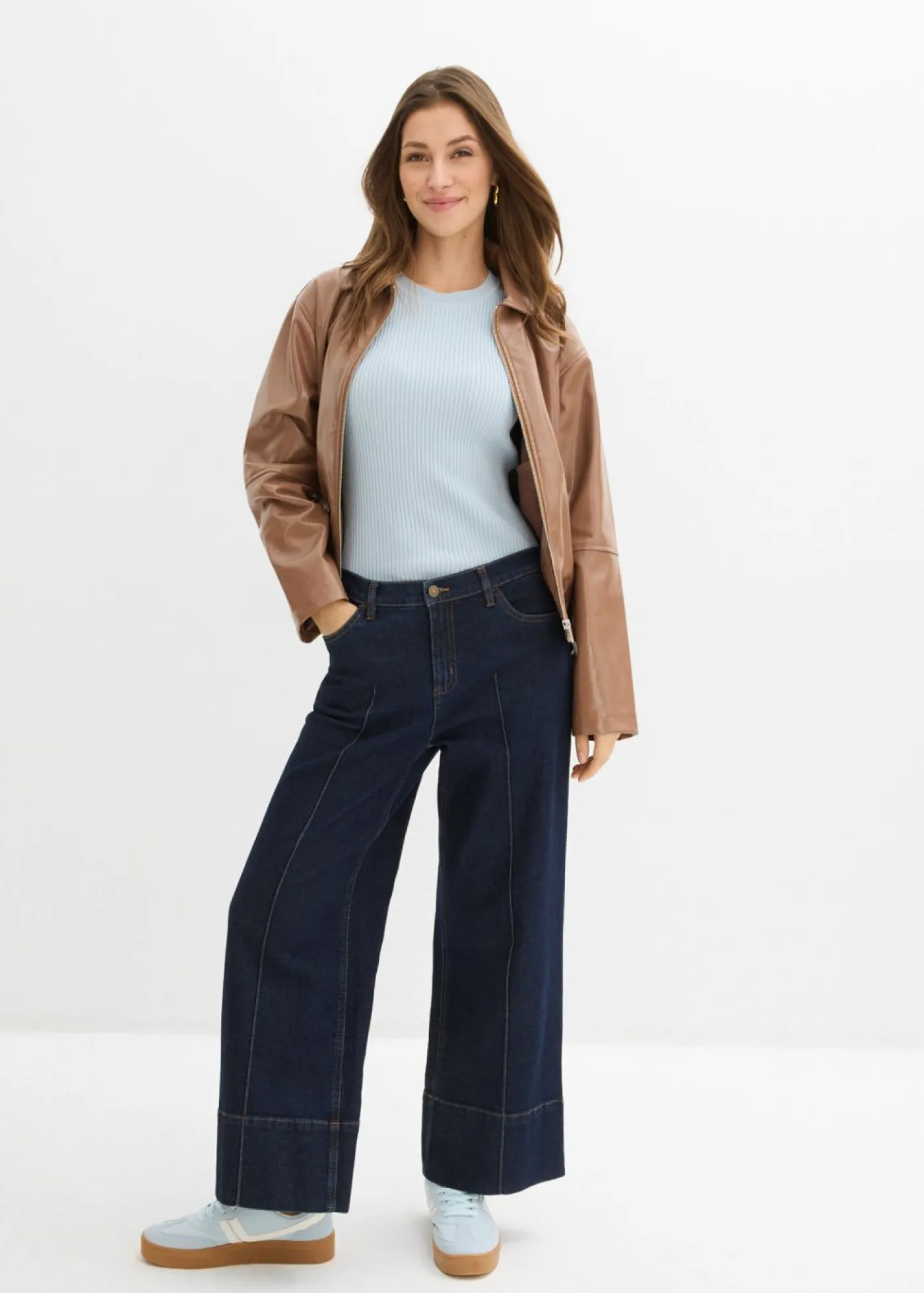 bonprix bonprix Chaqueta corta de piel sintética Marrón castaño Sale