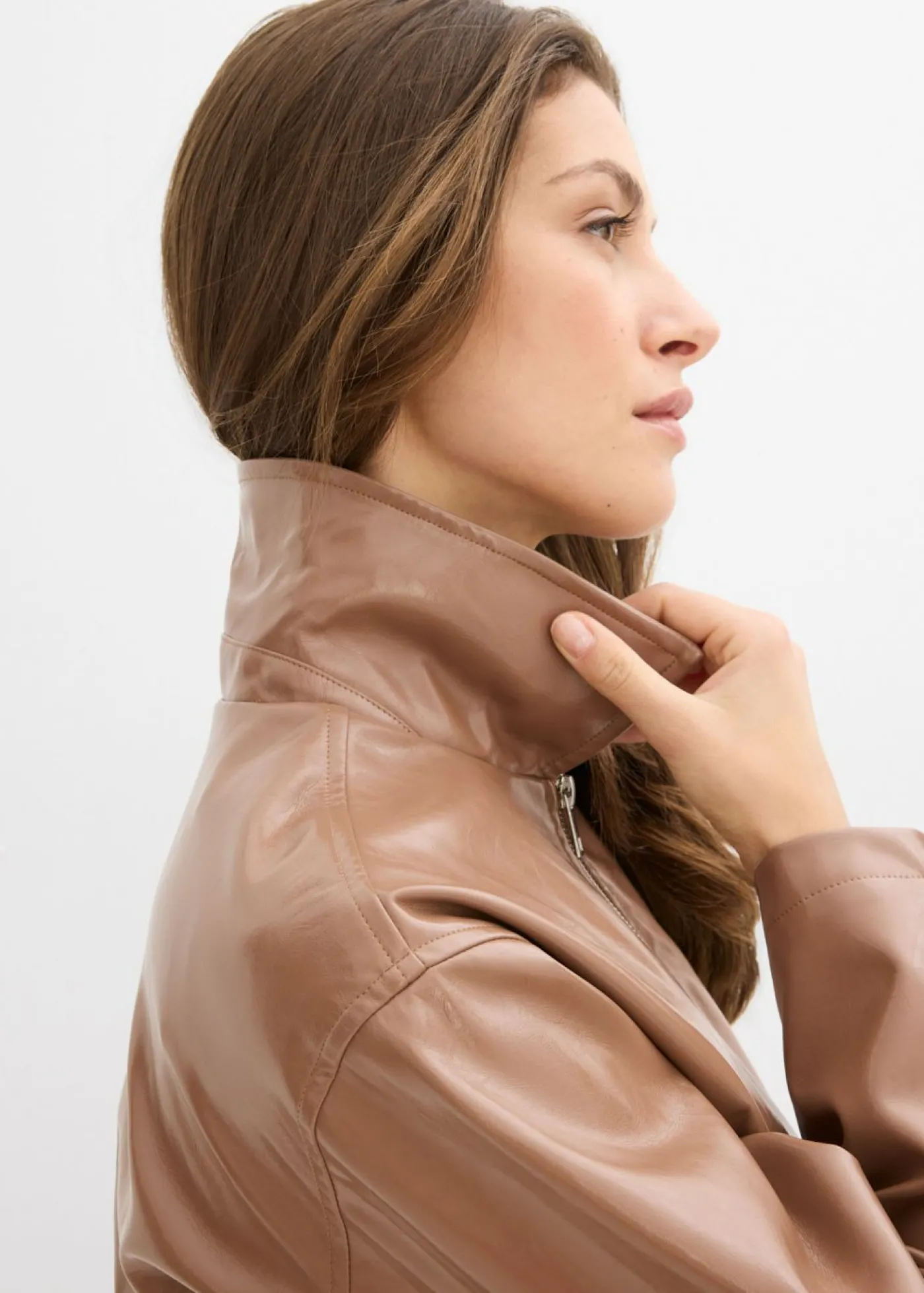 bonprix bonprix Chaqueta corta de piel sintética Marrón castaño Sale