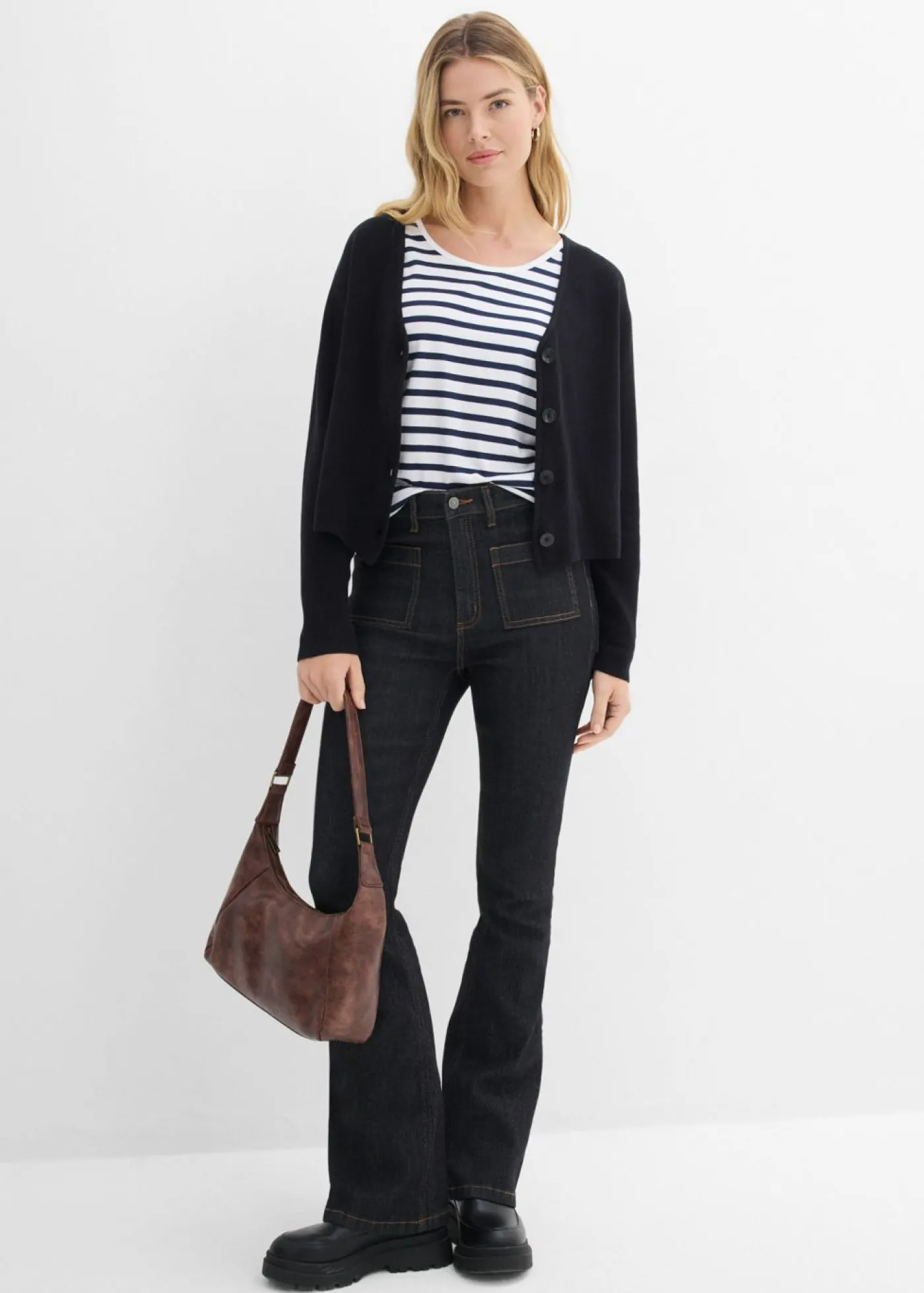 bonprix bonprix Chaqueta corta de punto de algodón orgánico puro Negro Outlet