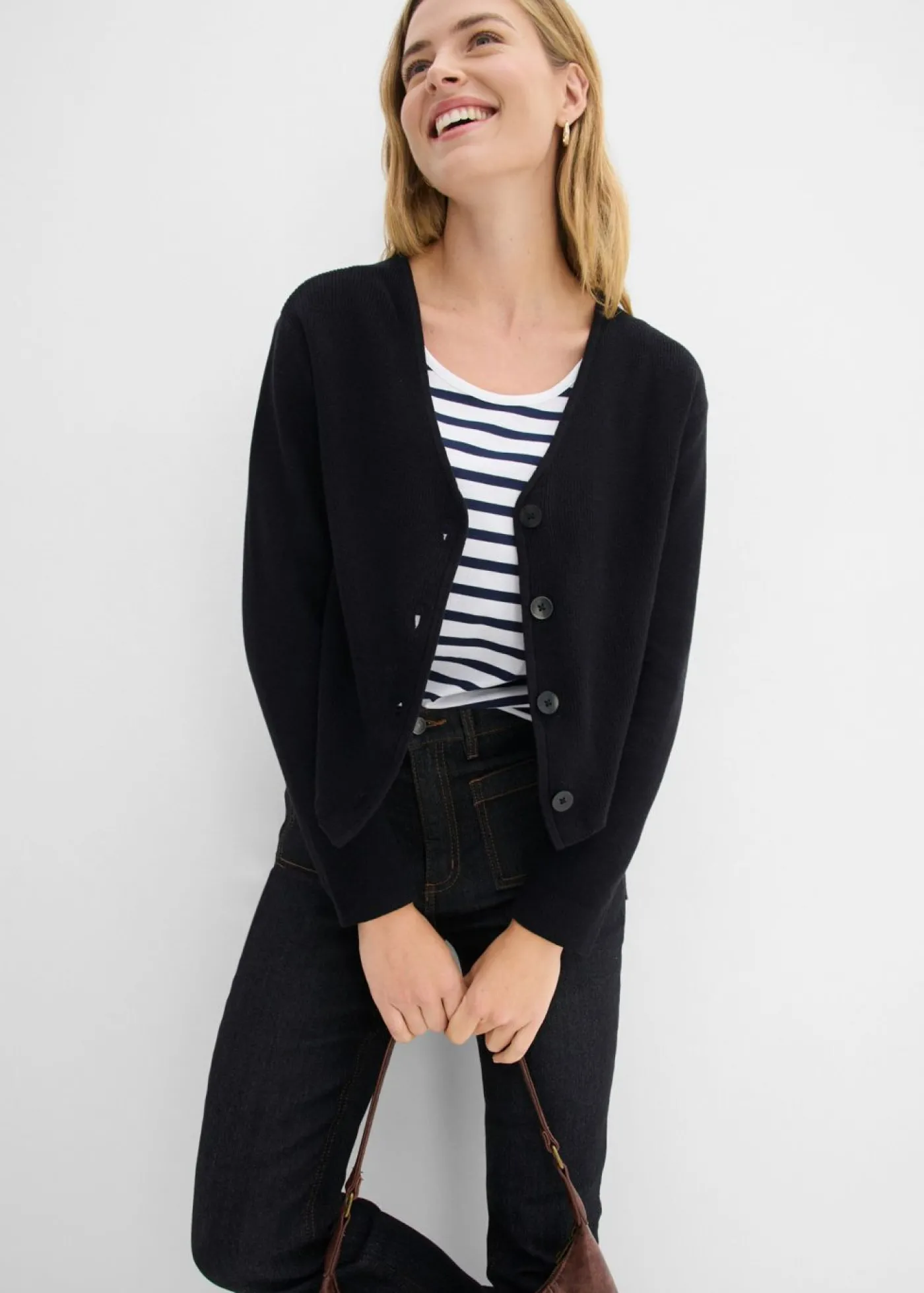 bonprix bonprix Chaqueta corta de punto de algodón orgánico puro Negro Outlet