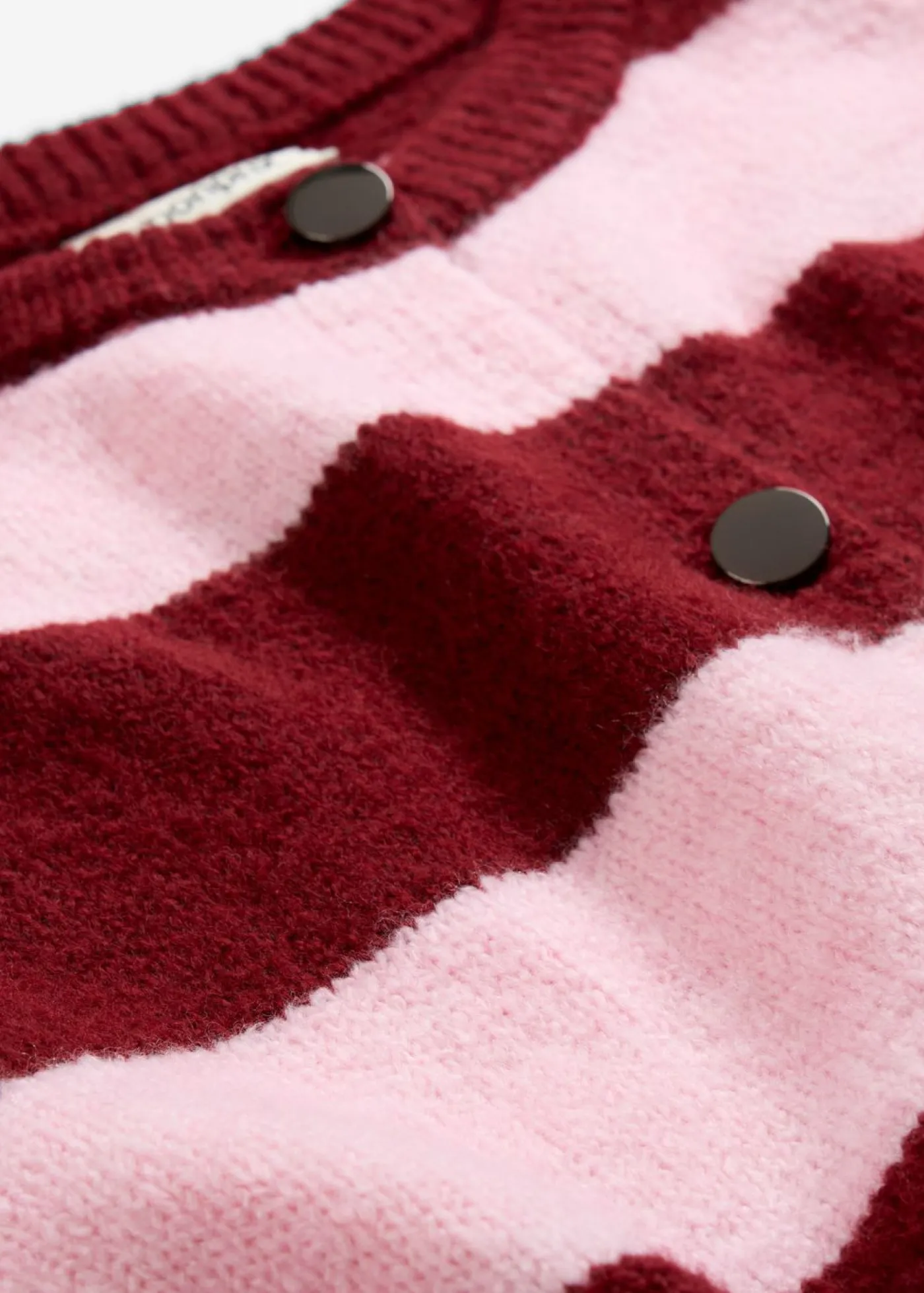 bonprix bonprix Chaqueta corta de punto fino rosa cristal/rojo rubí rayas horizontales New