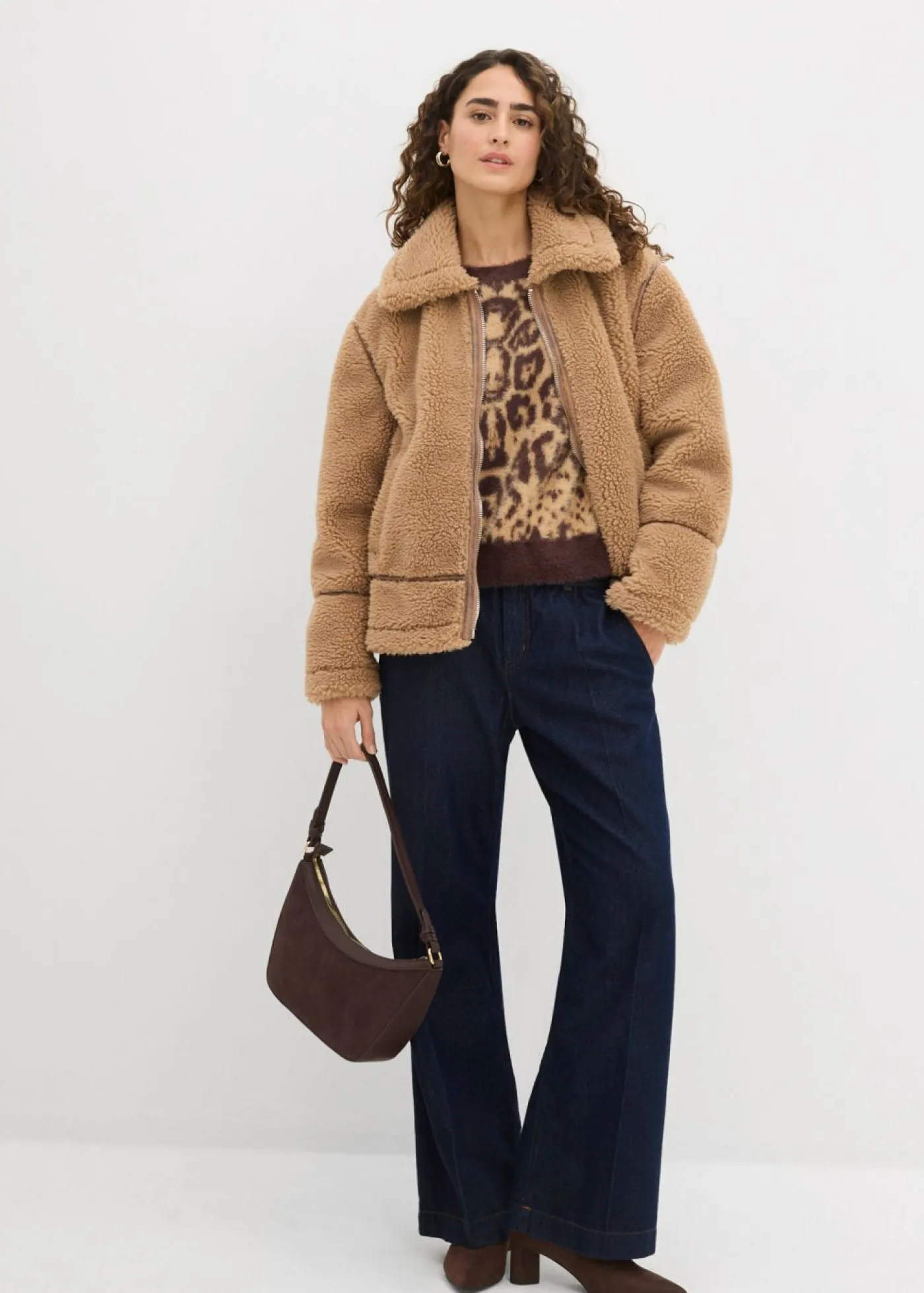 bonprix bonprix Chaqueta de borrego sintético Camel Sale