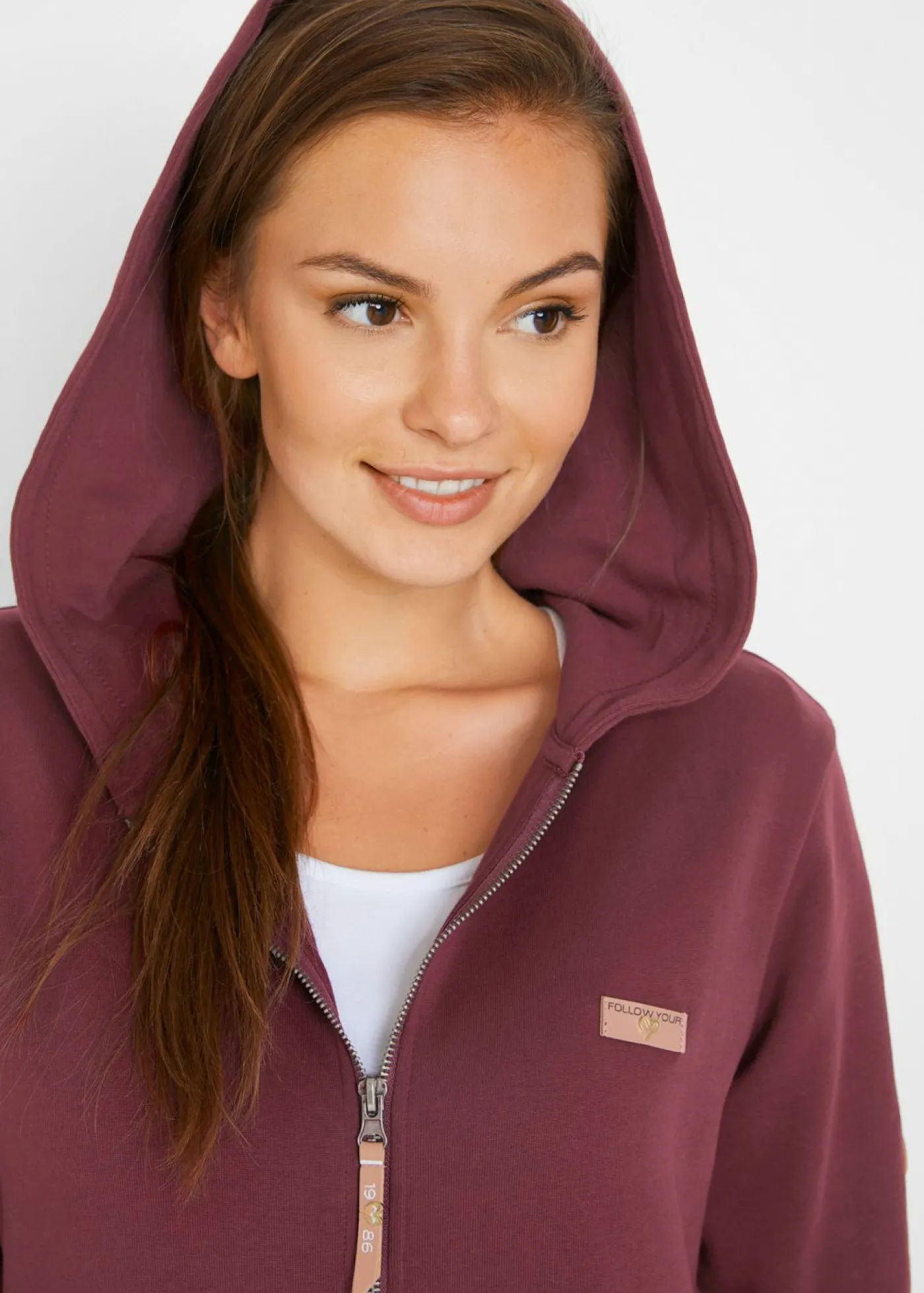 bonprix bonprix Chaqueta de chándal de algodón puro con capucha Rojo Best