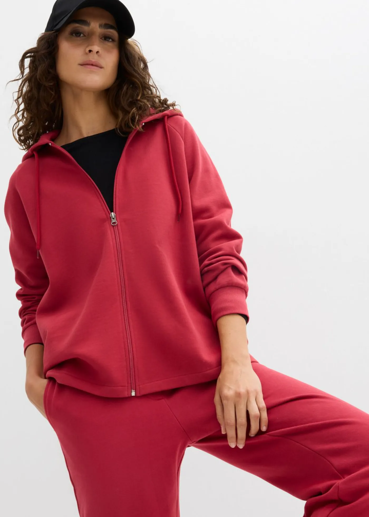 bonprix bonprix Chaqueta de chándal de algodón orgánico puro Cereza Sale