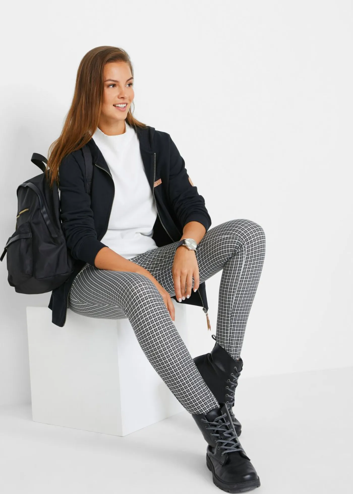 bonprix bonprix Chaqueta de chándal de algodón puro con capucha Negro Sale