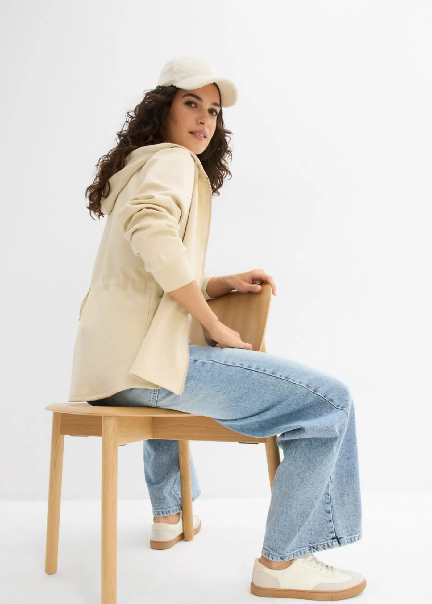 bonprix bonprix Chaqueta de neopreno suave Arena claro Sale