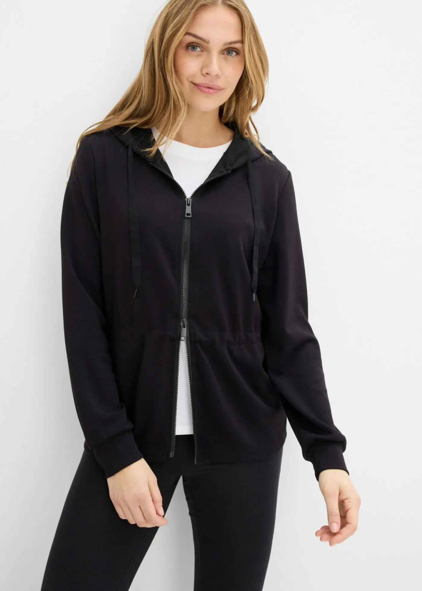 bonprix bonprix Chaqueta de neopreno suave Negro Hot